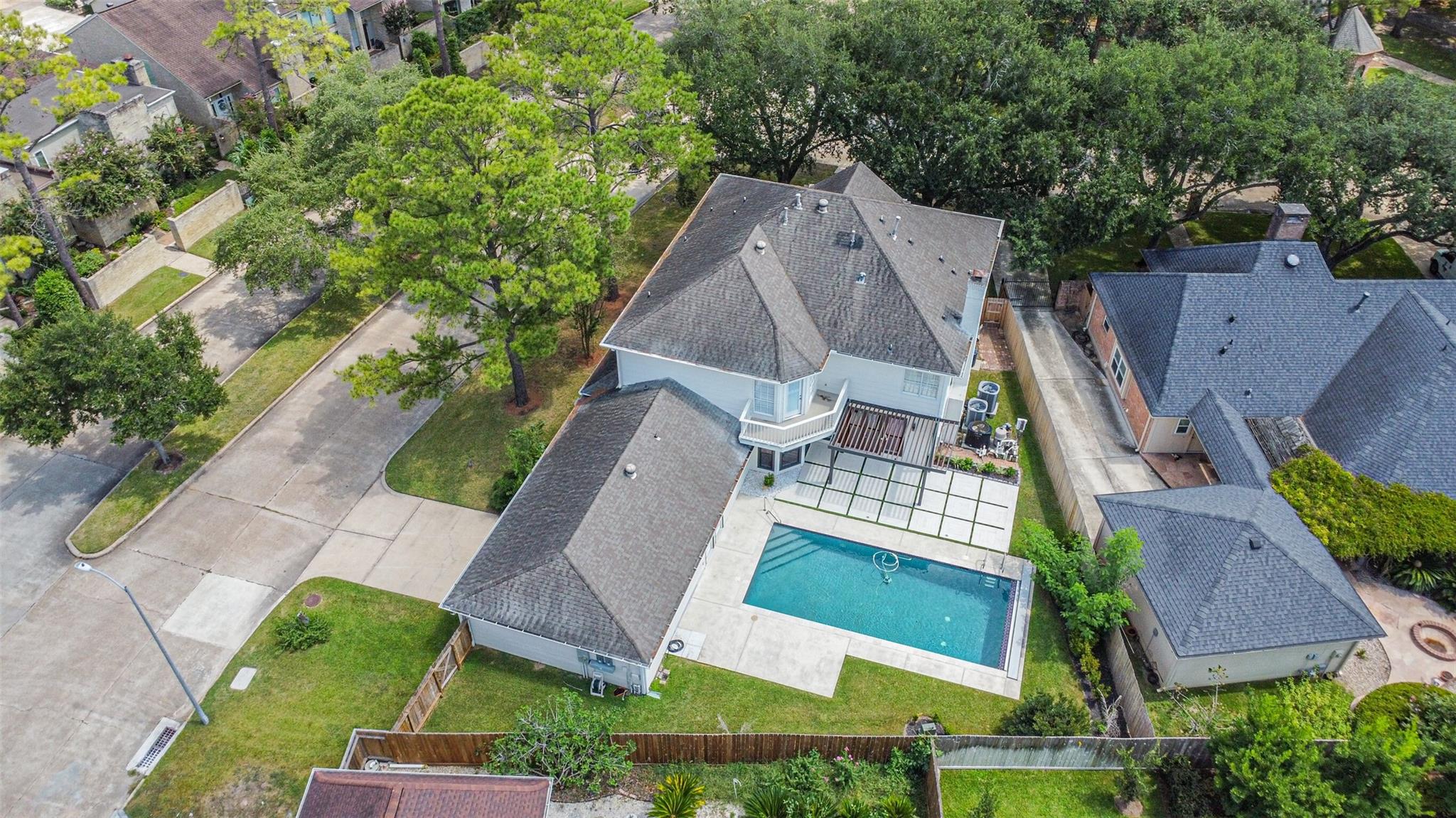 502 Lee Shore Lane