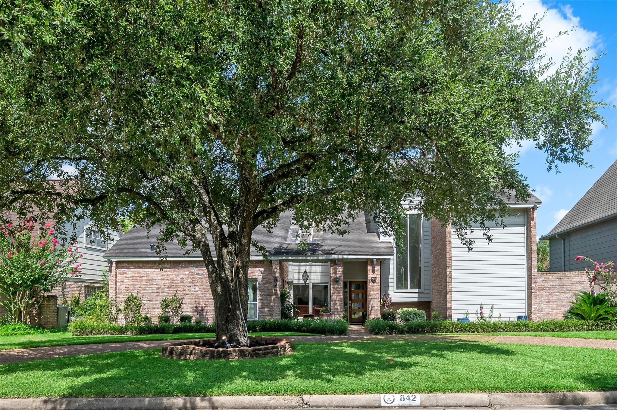 842 Ivy Wall Drive