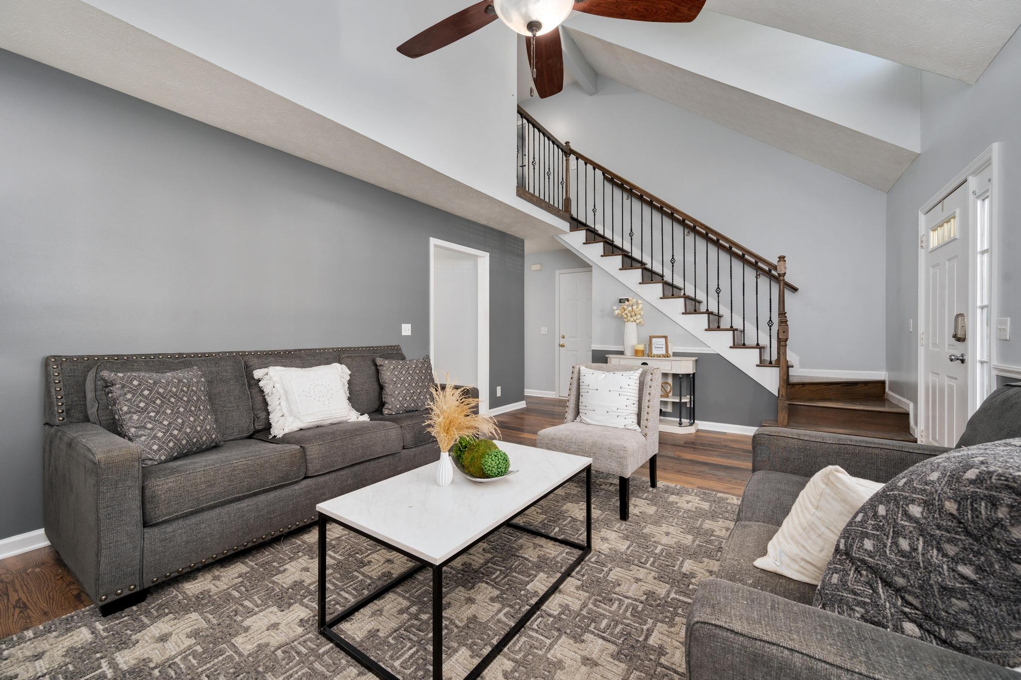 102 N Aztec Dr