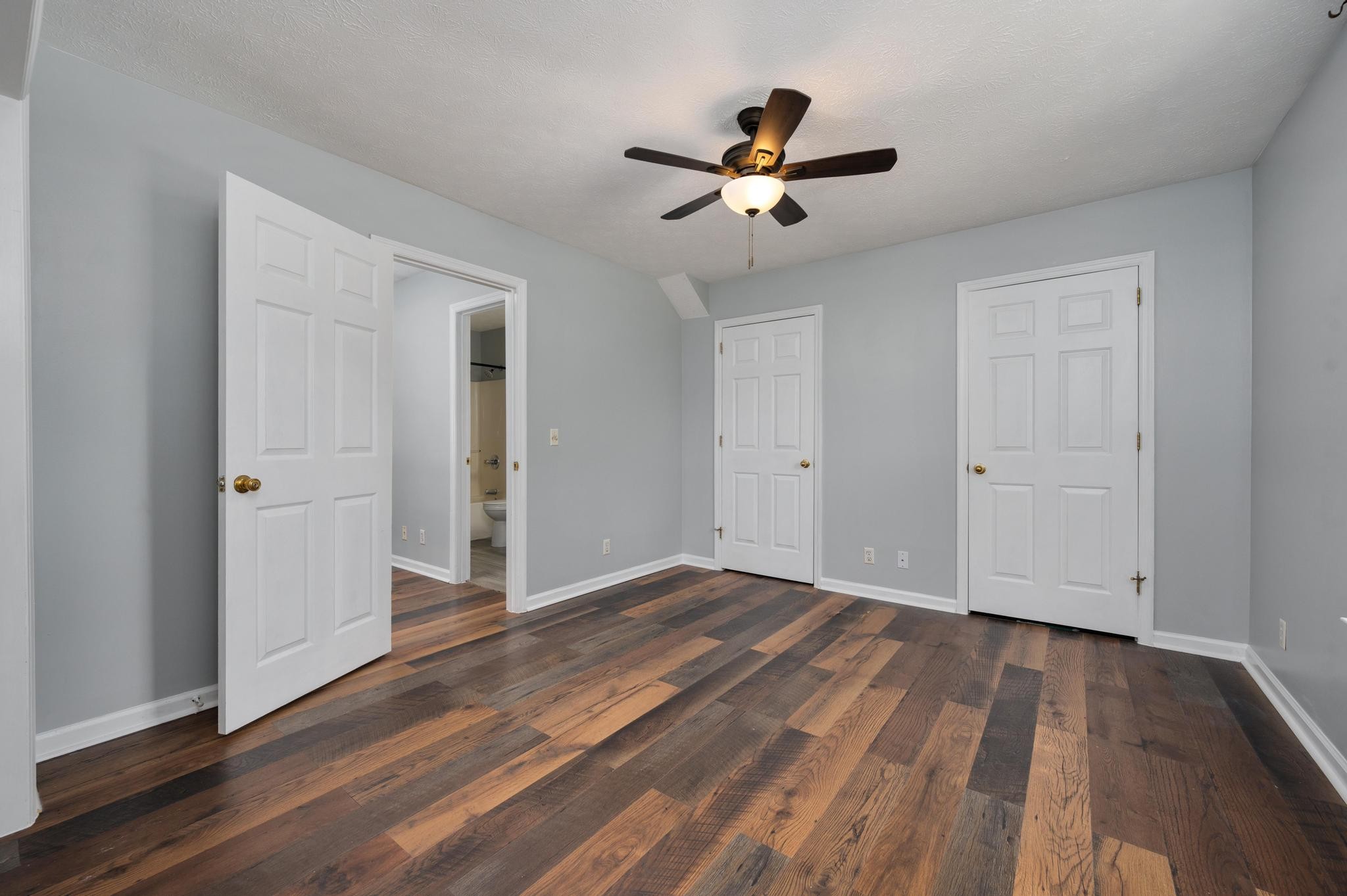 102 N Aztec Dr