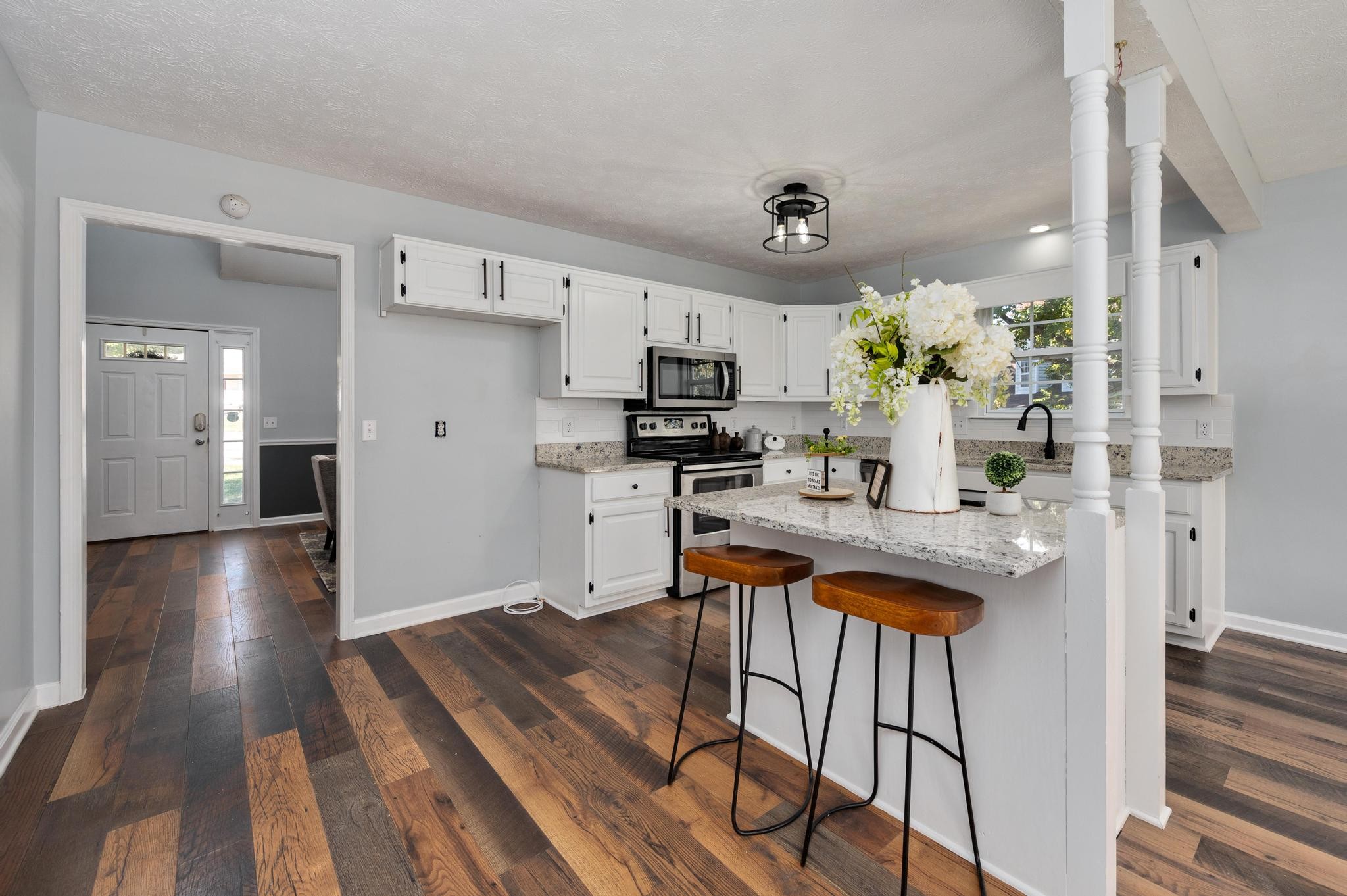 102 N Aztec Dr