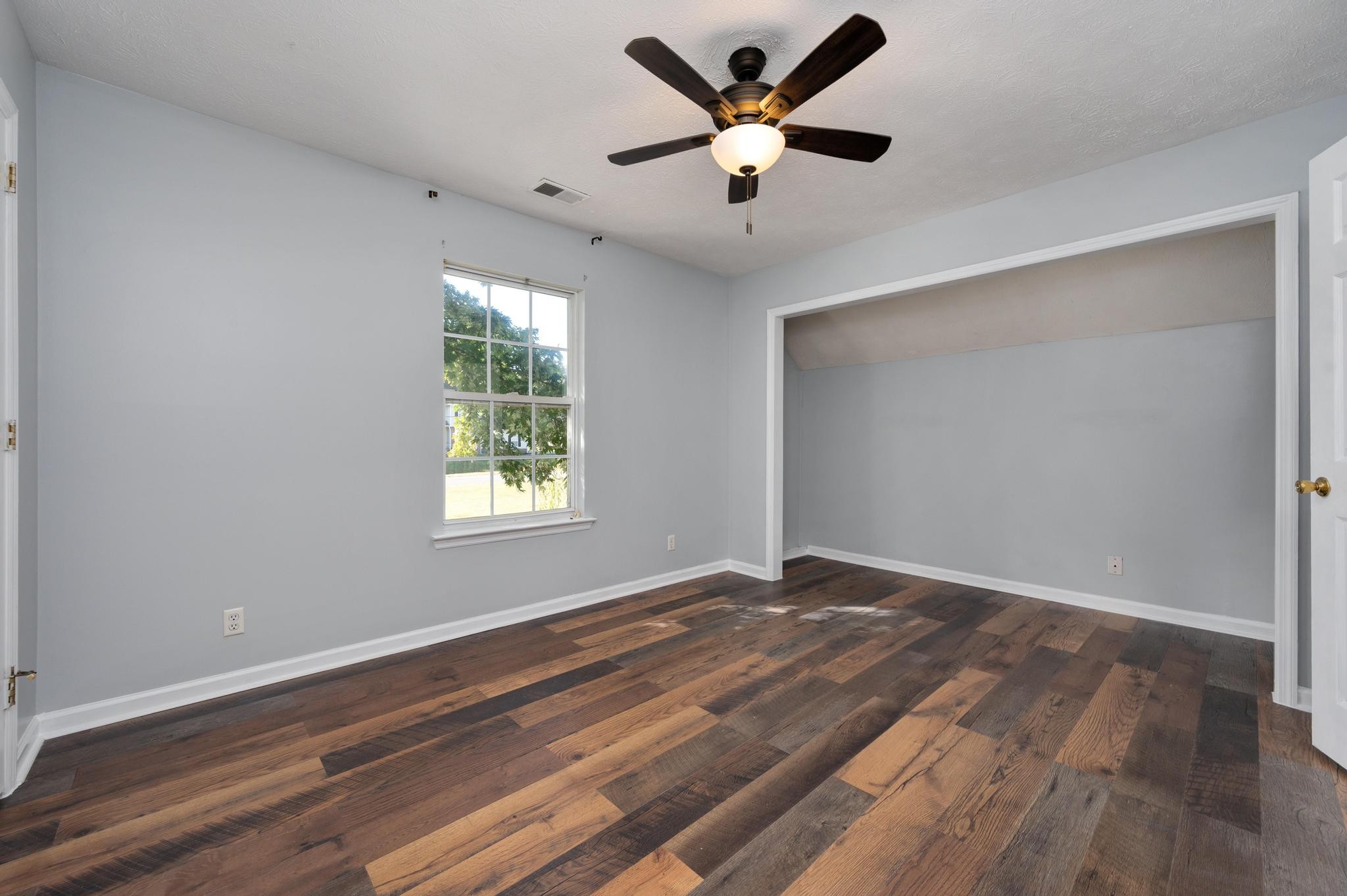 102 N Aztec Dr
