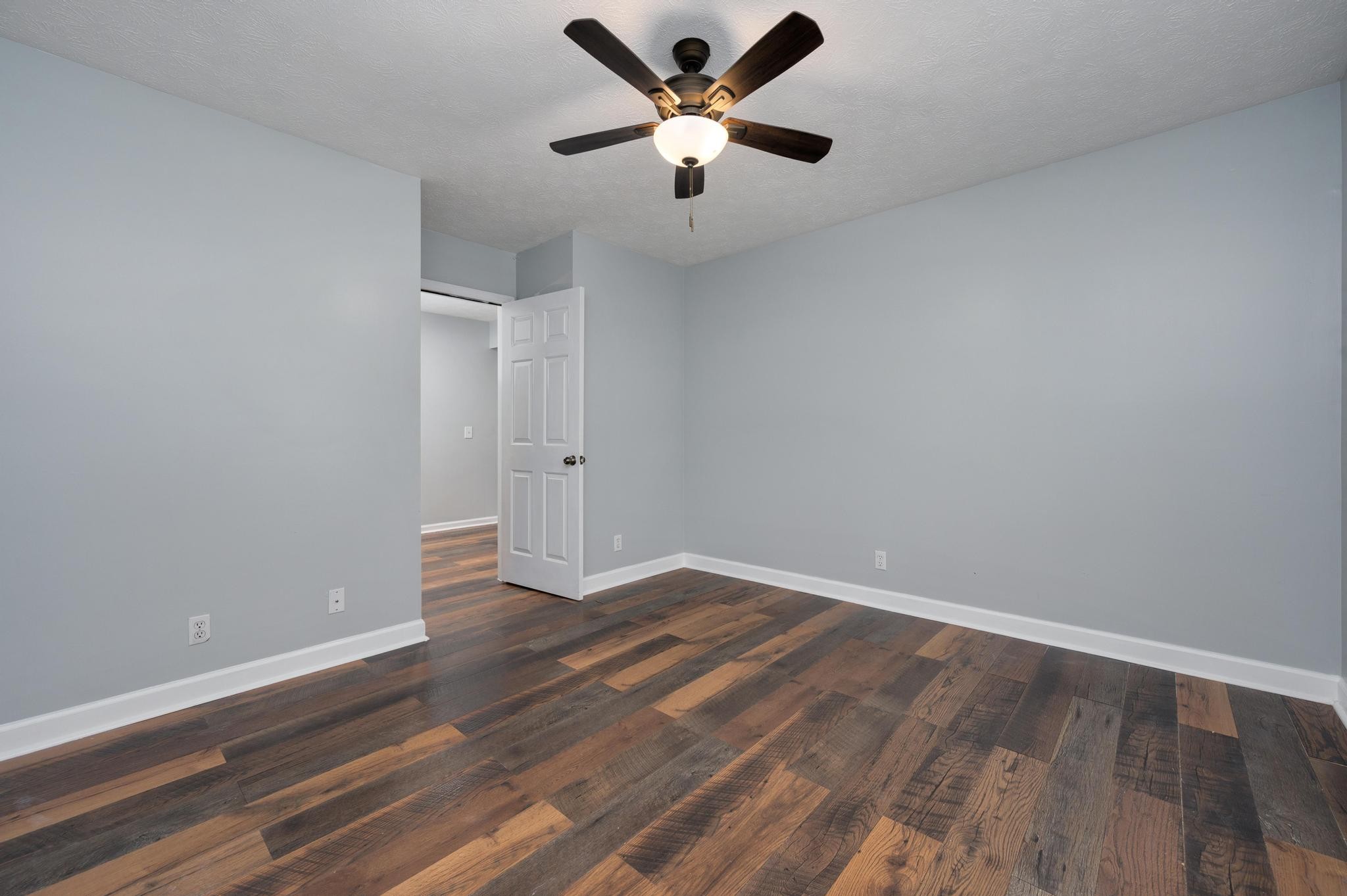 102 N Aztec Dr