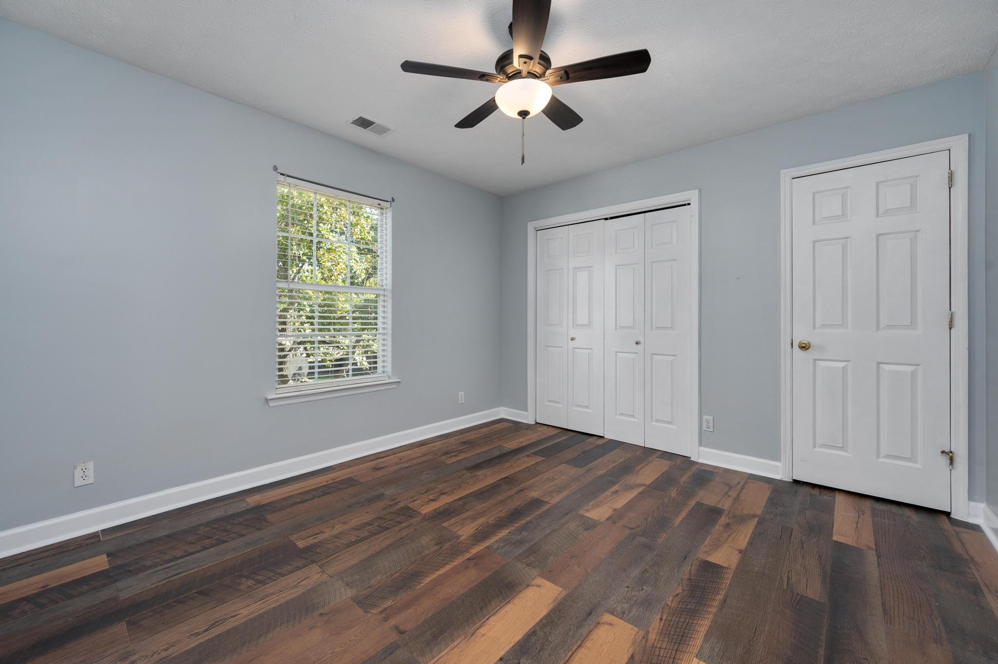 102 N Aztec Dr