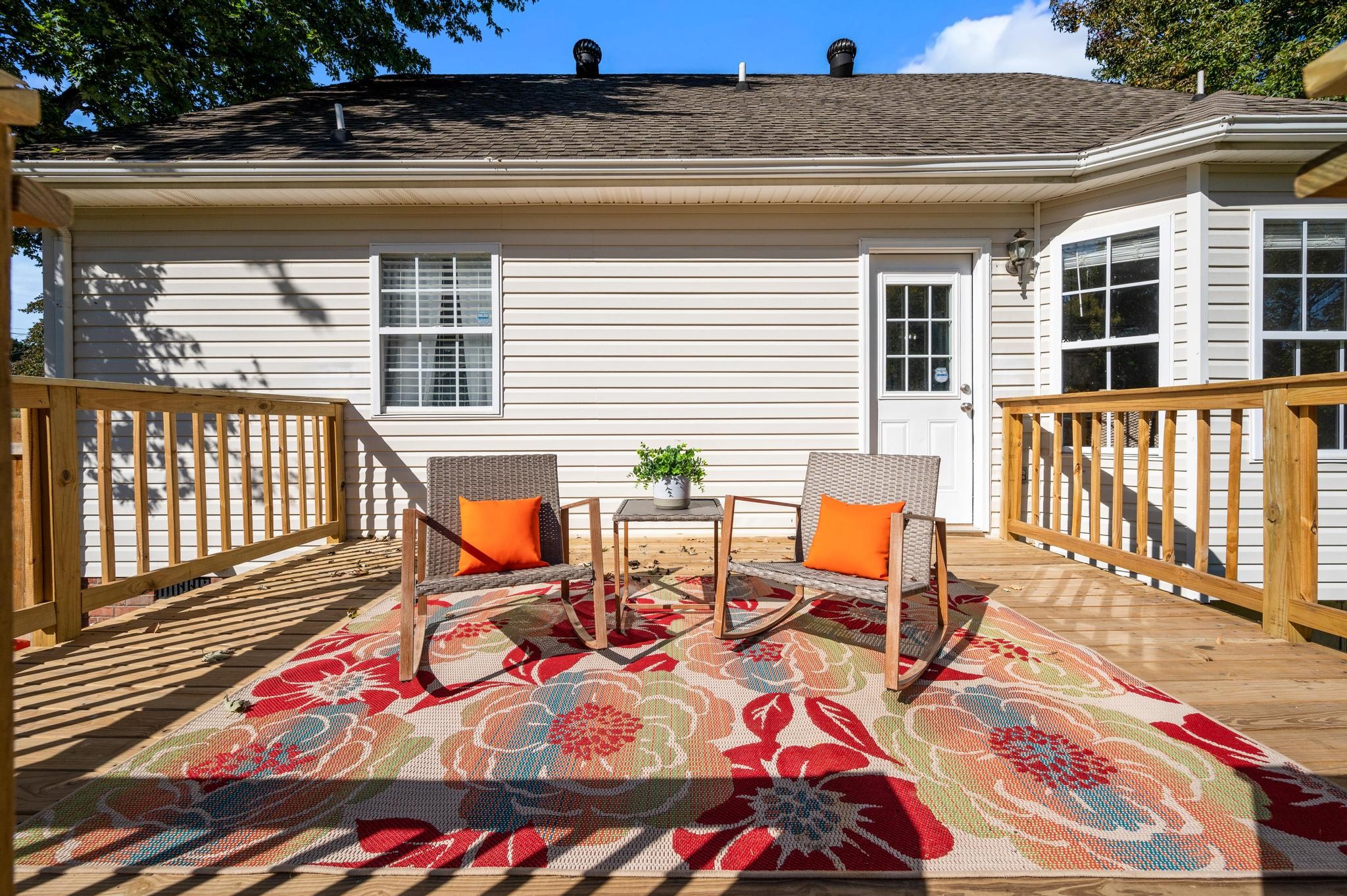 102 N Aztec Dr