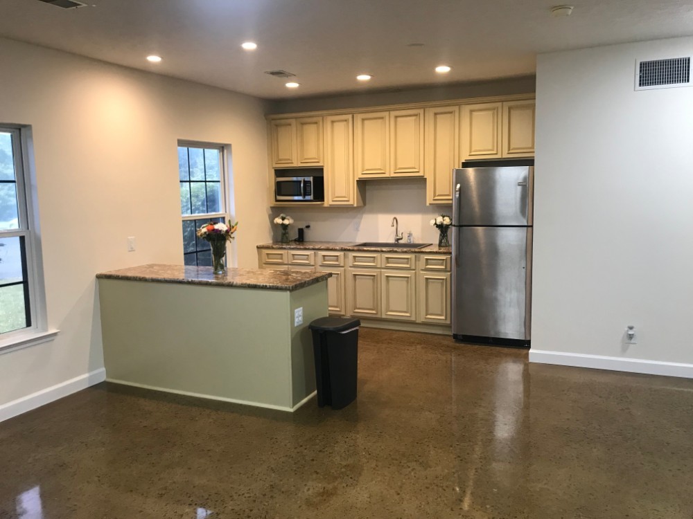 102 N Aztec Dr