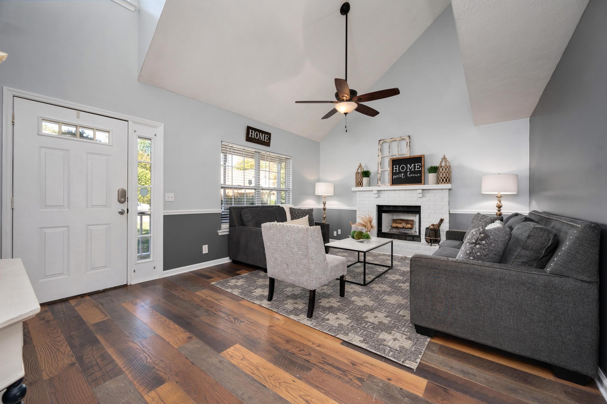 102 N Aztec Dr