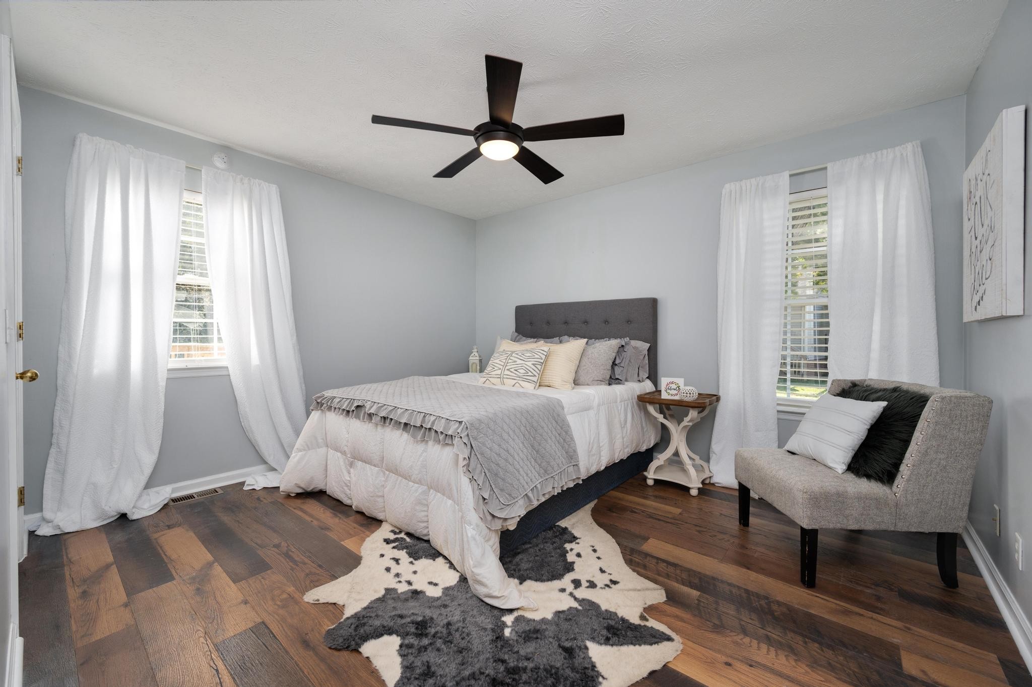 102 N Aztec Dr