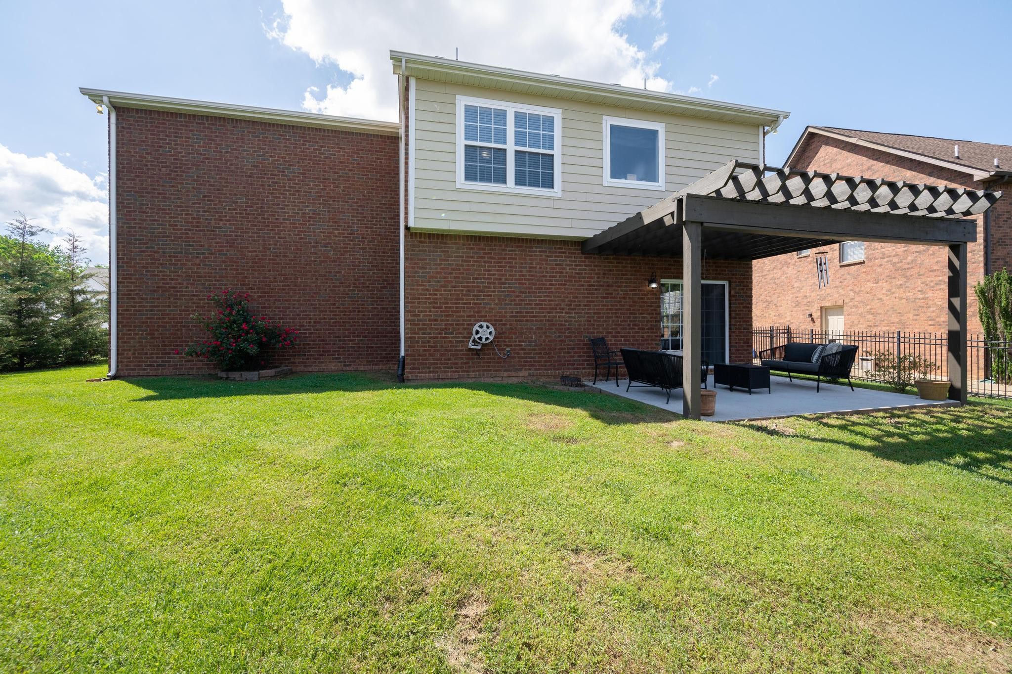 5239 Starnes Dr