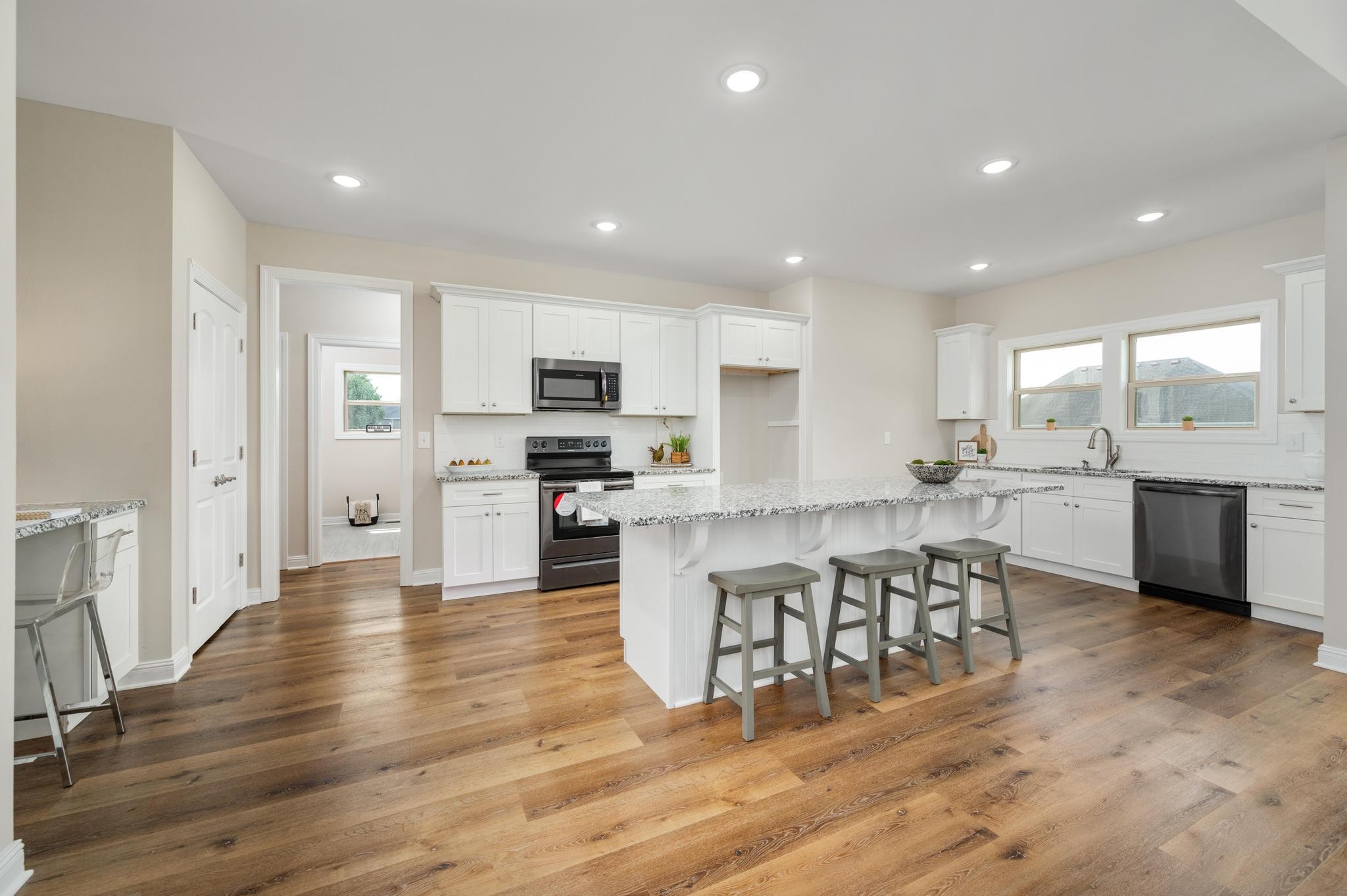 104 Waycross Dr