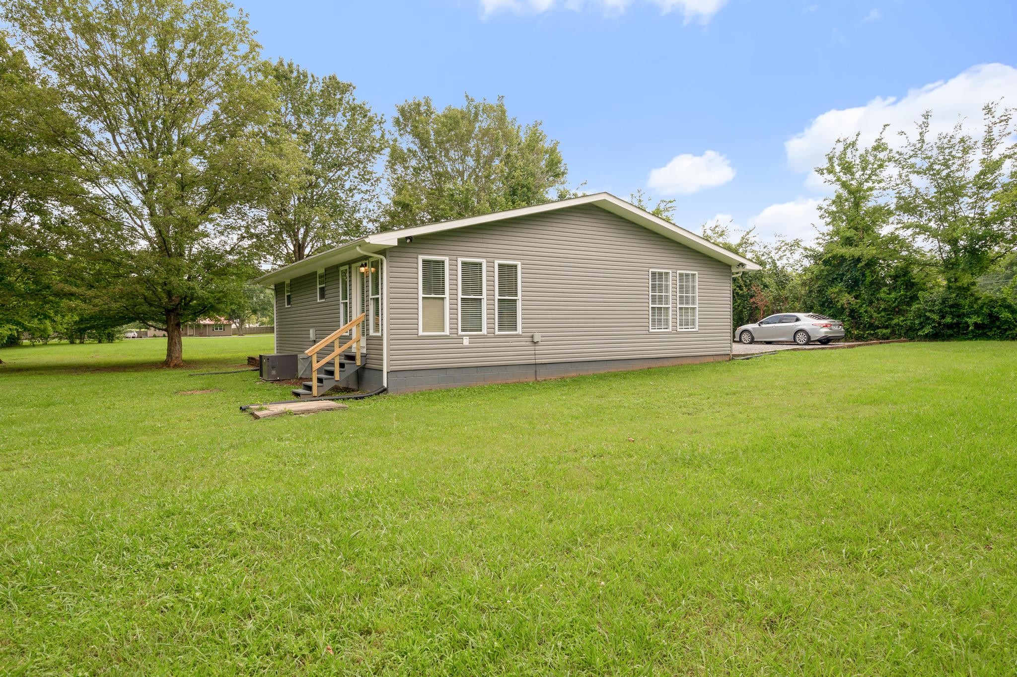 422 Frank Martin Rd