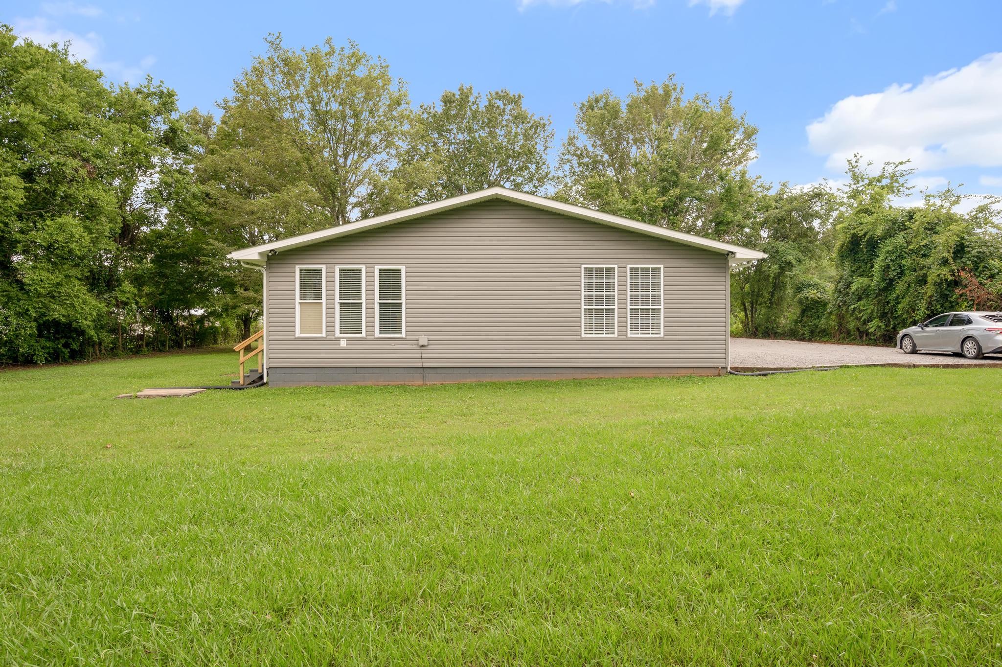 422 Frank Martin Rd