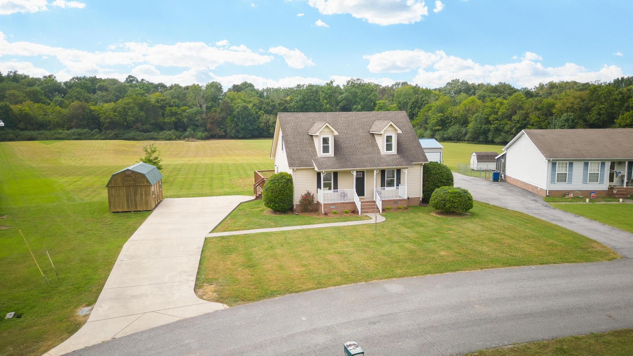 213 Edgeview Dr