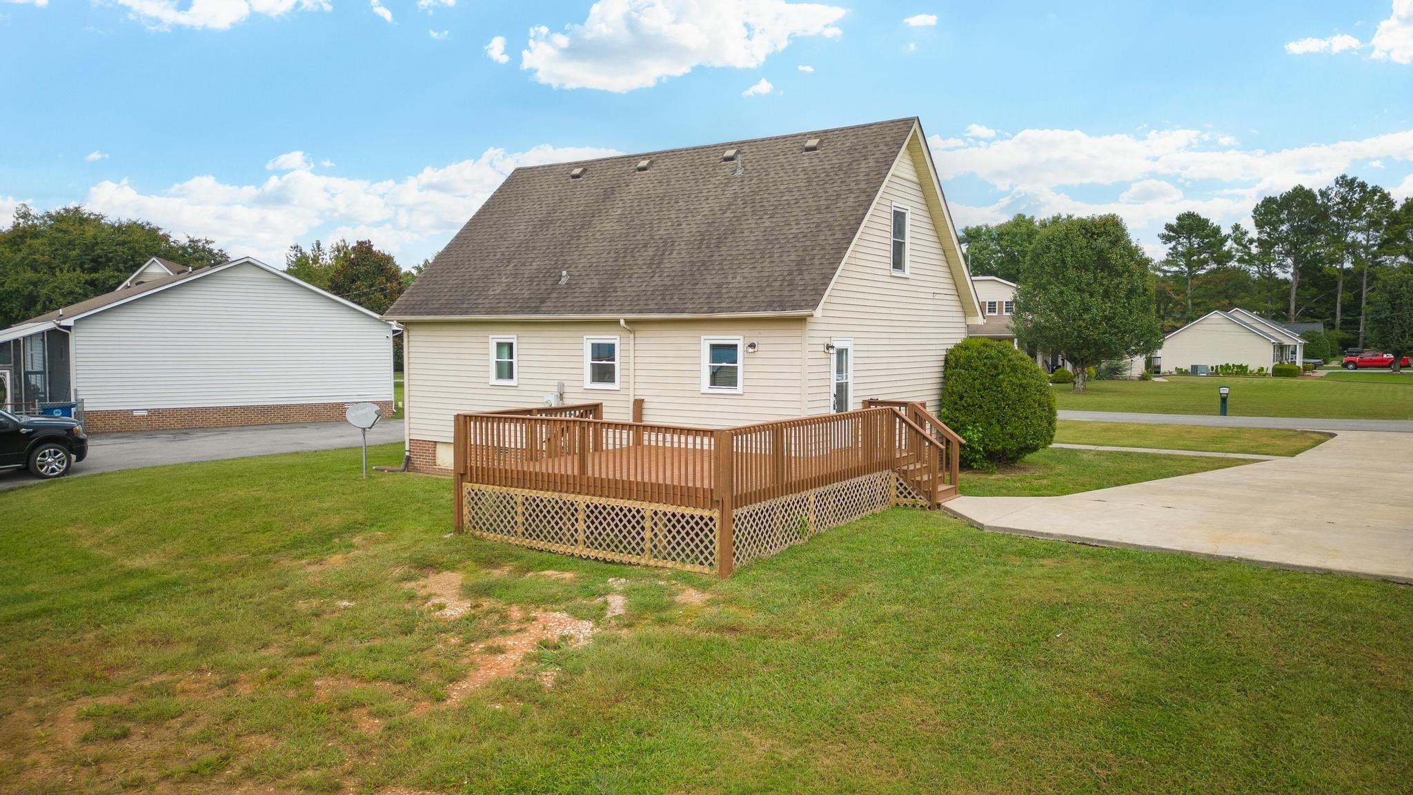 213 Edgeview Dr