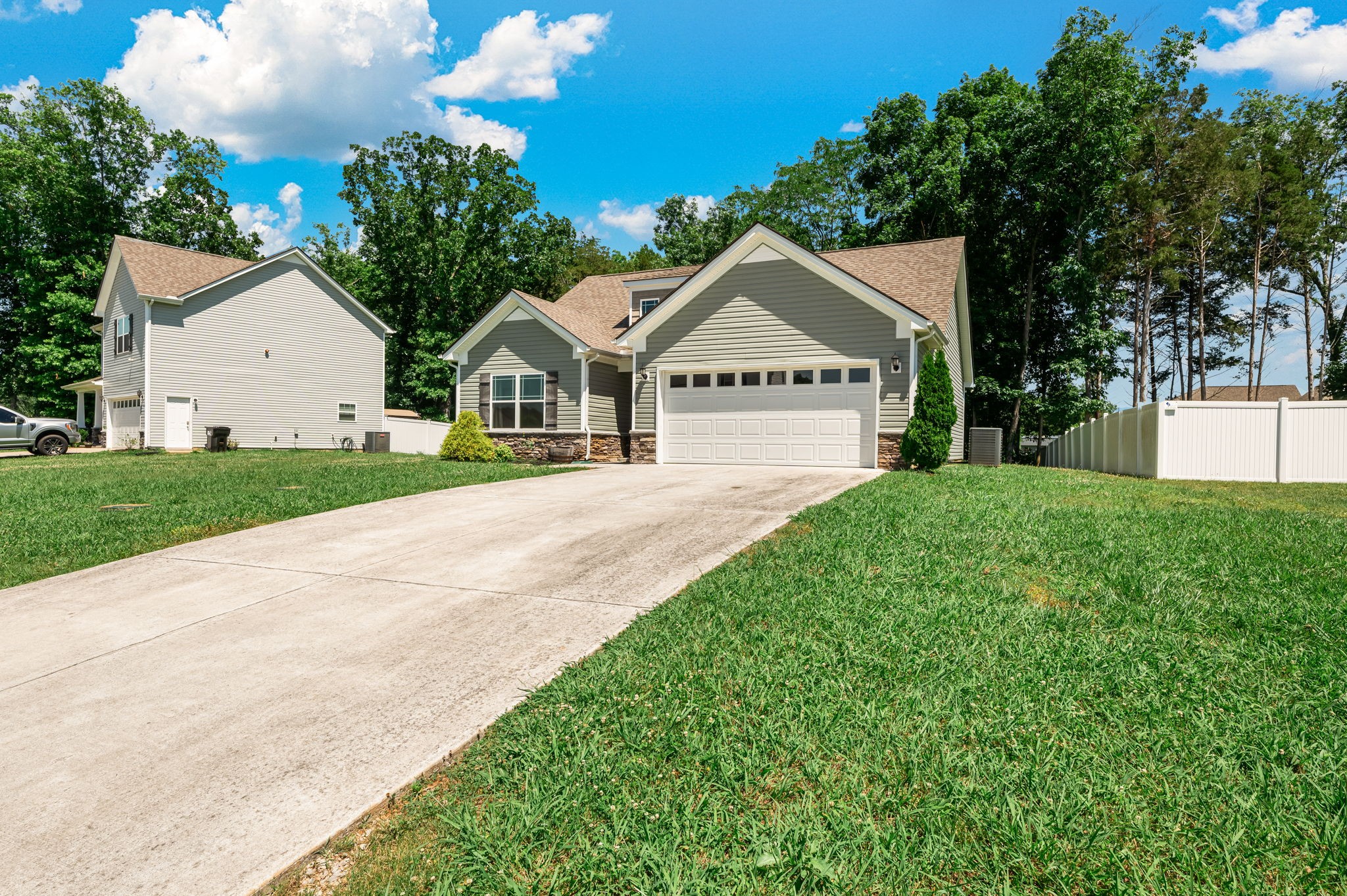 309 Bakerview St