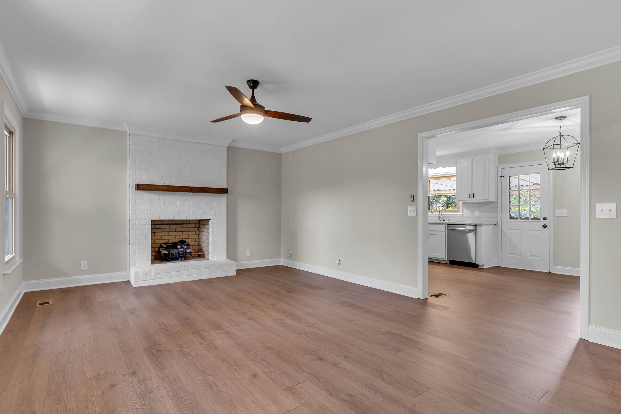 2901 Bridle Dr