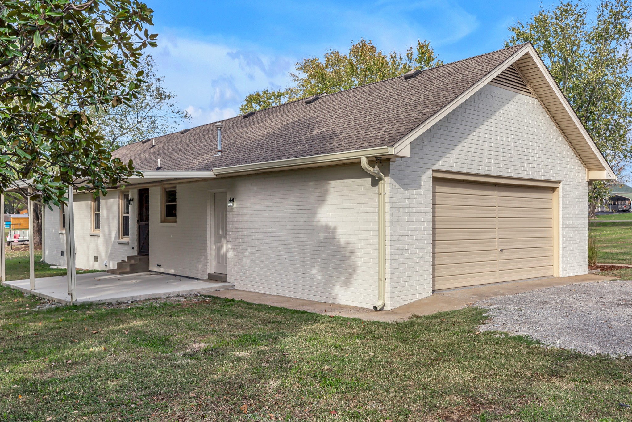 2901 Bridle Dr