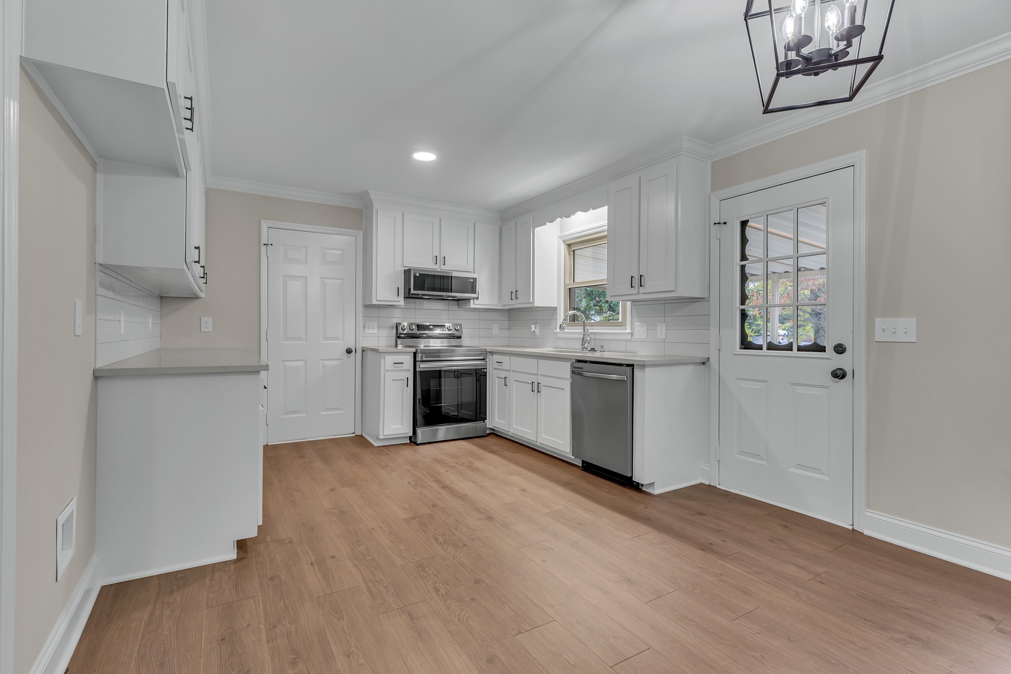 2901 Bridle Dr