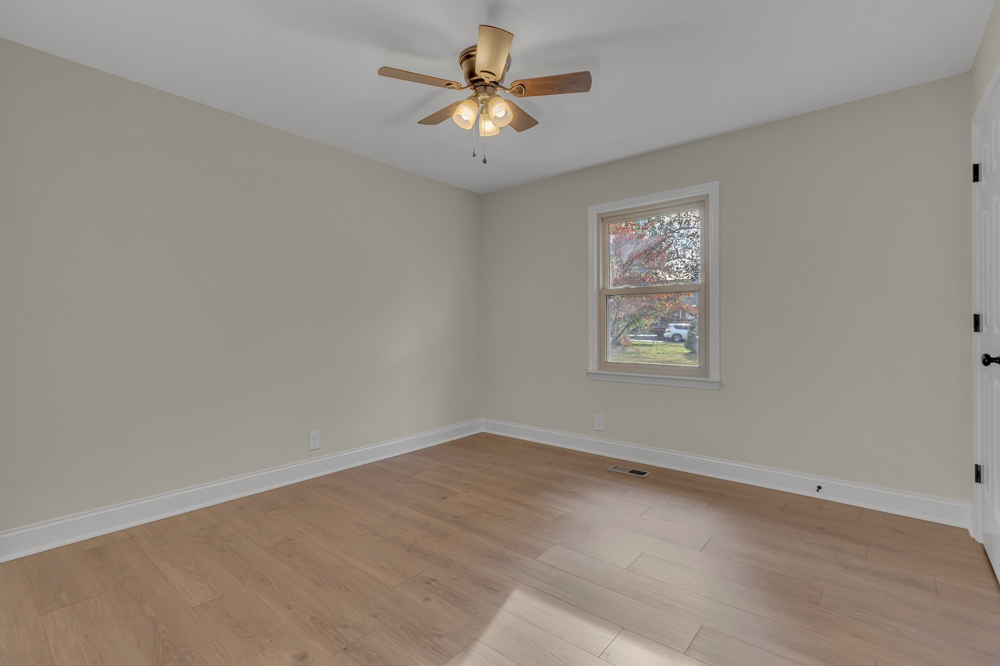 2901 Bridle Dr
