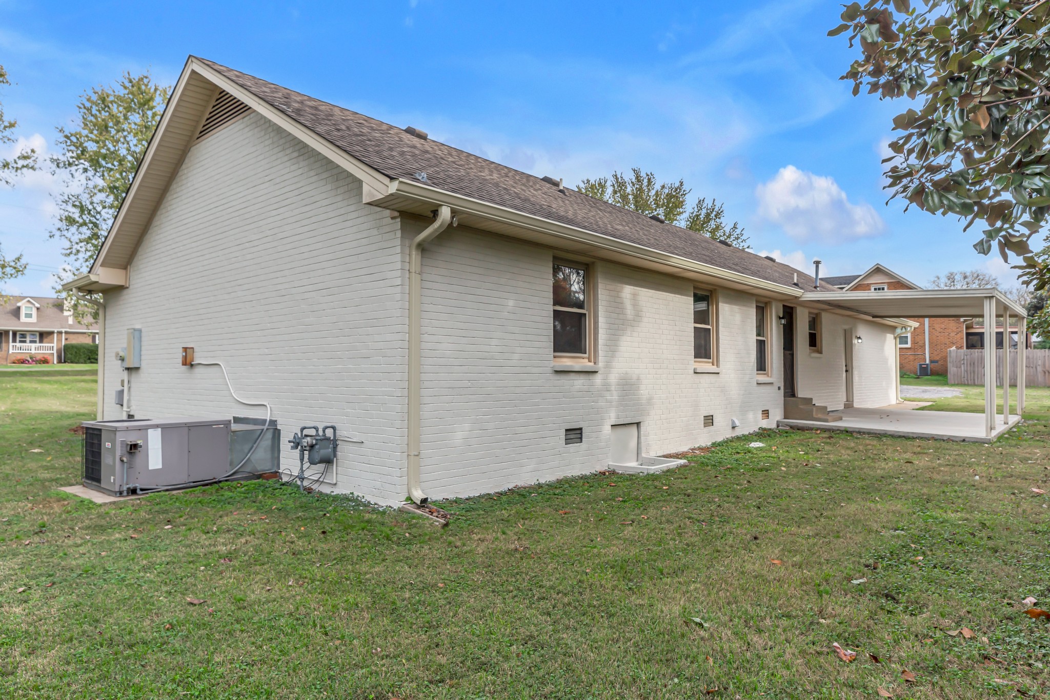 2901 Bridle Dr