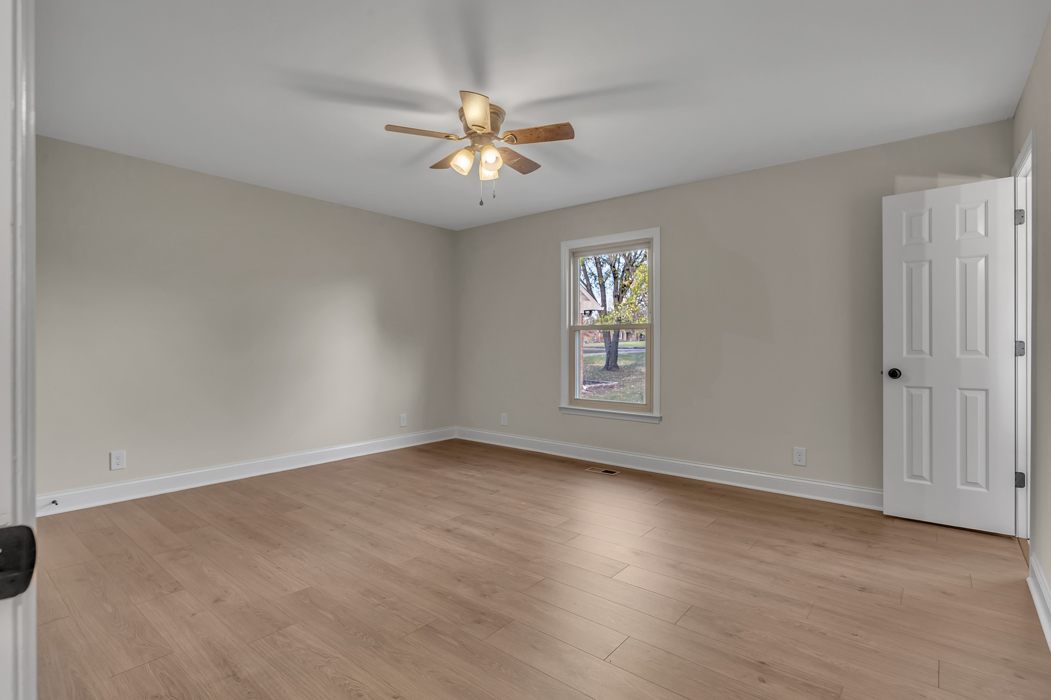 2901 Bridle Dr