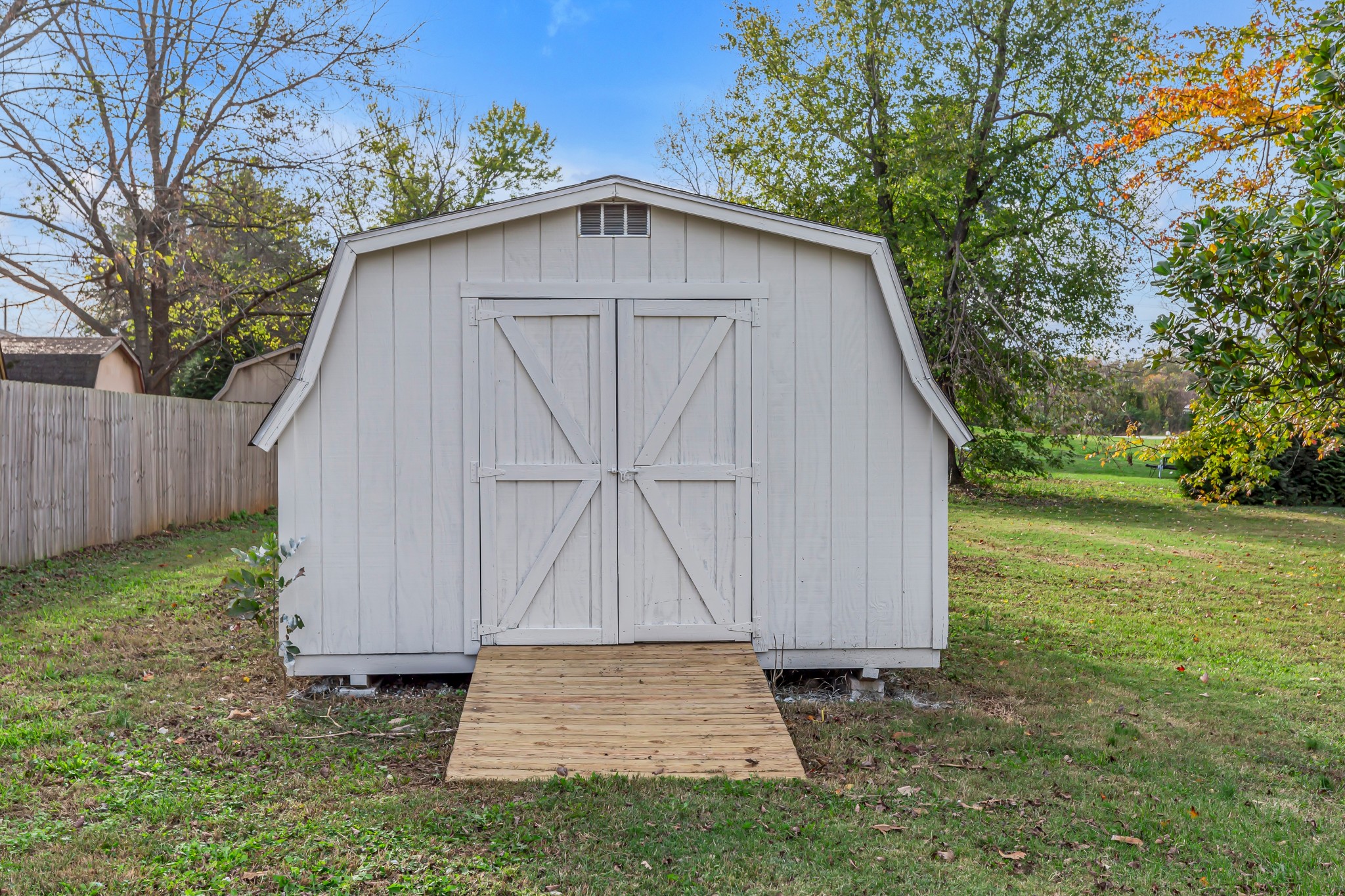 2901 Bridle Dr