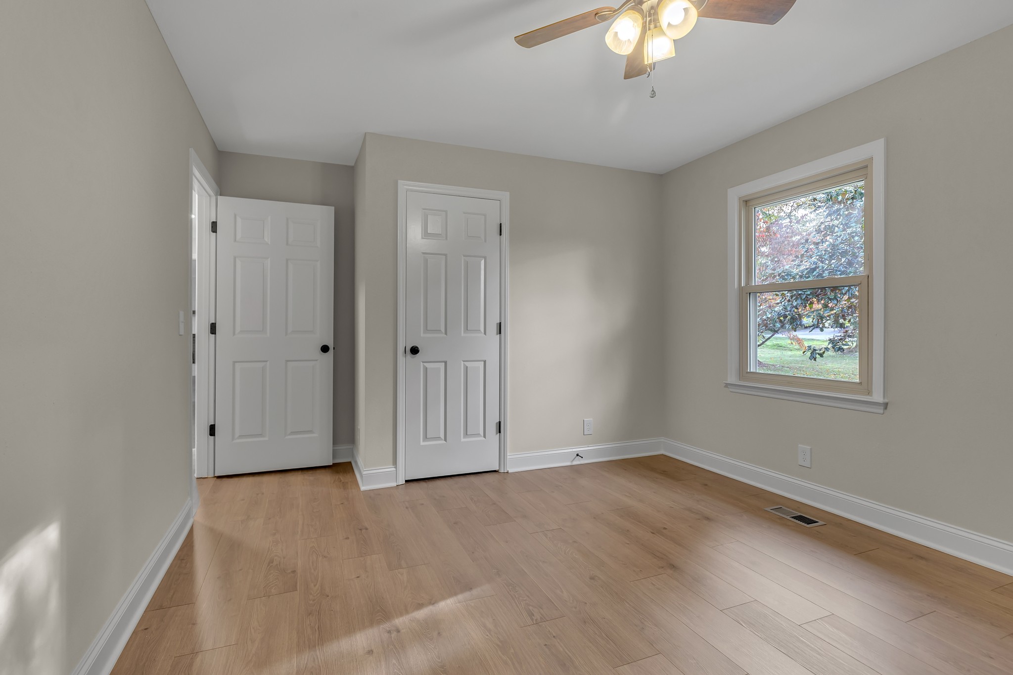 2901 Bridle Dr