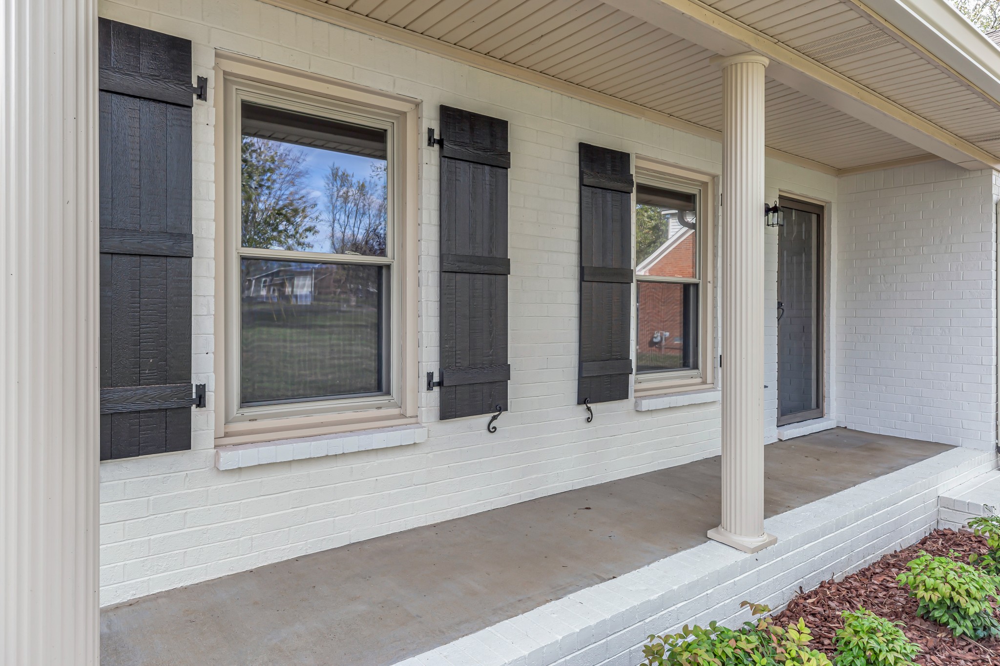 2901 Bridle Dr