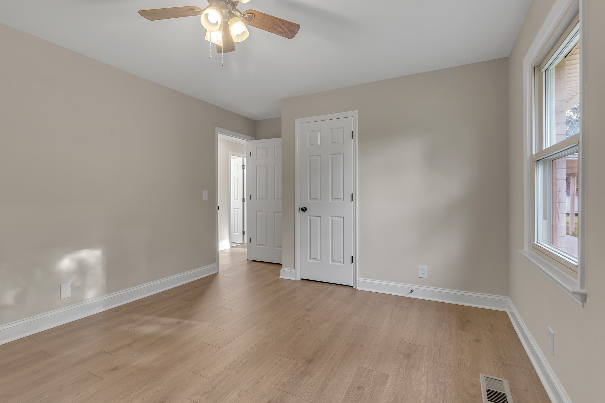 2901 Bridle Dr