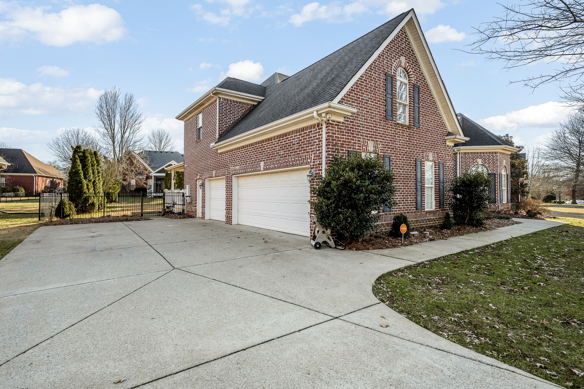 5453 Cavendish Dr