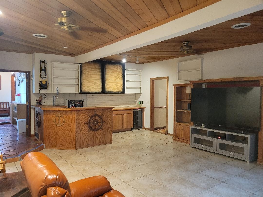 1203 Shoreside Dr