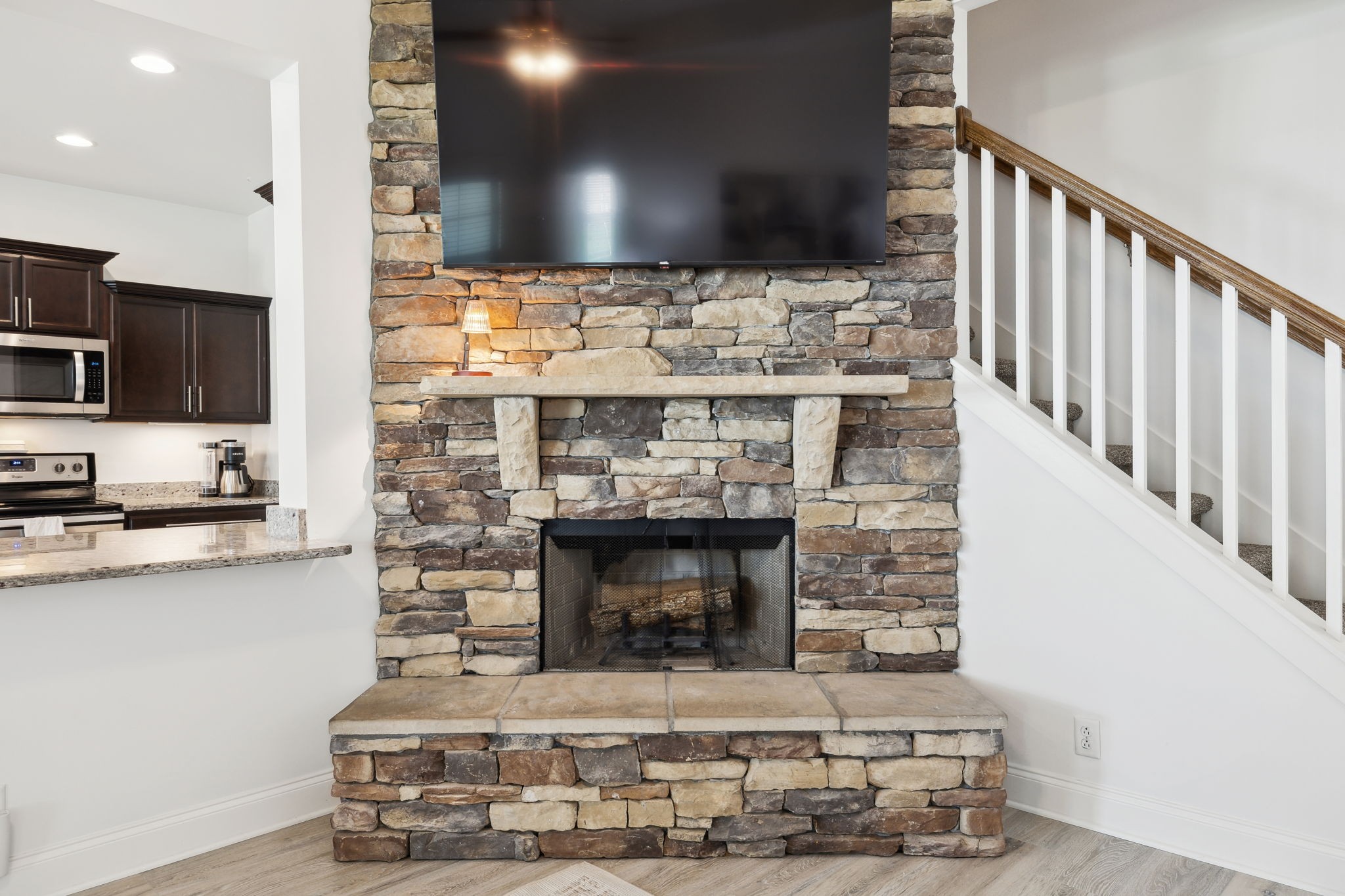 1216 Avery Dr