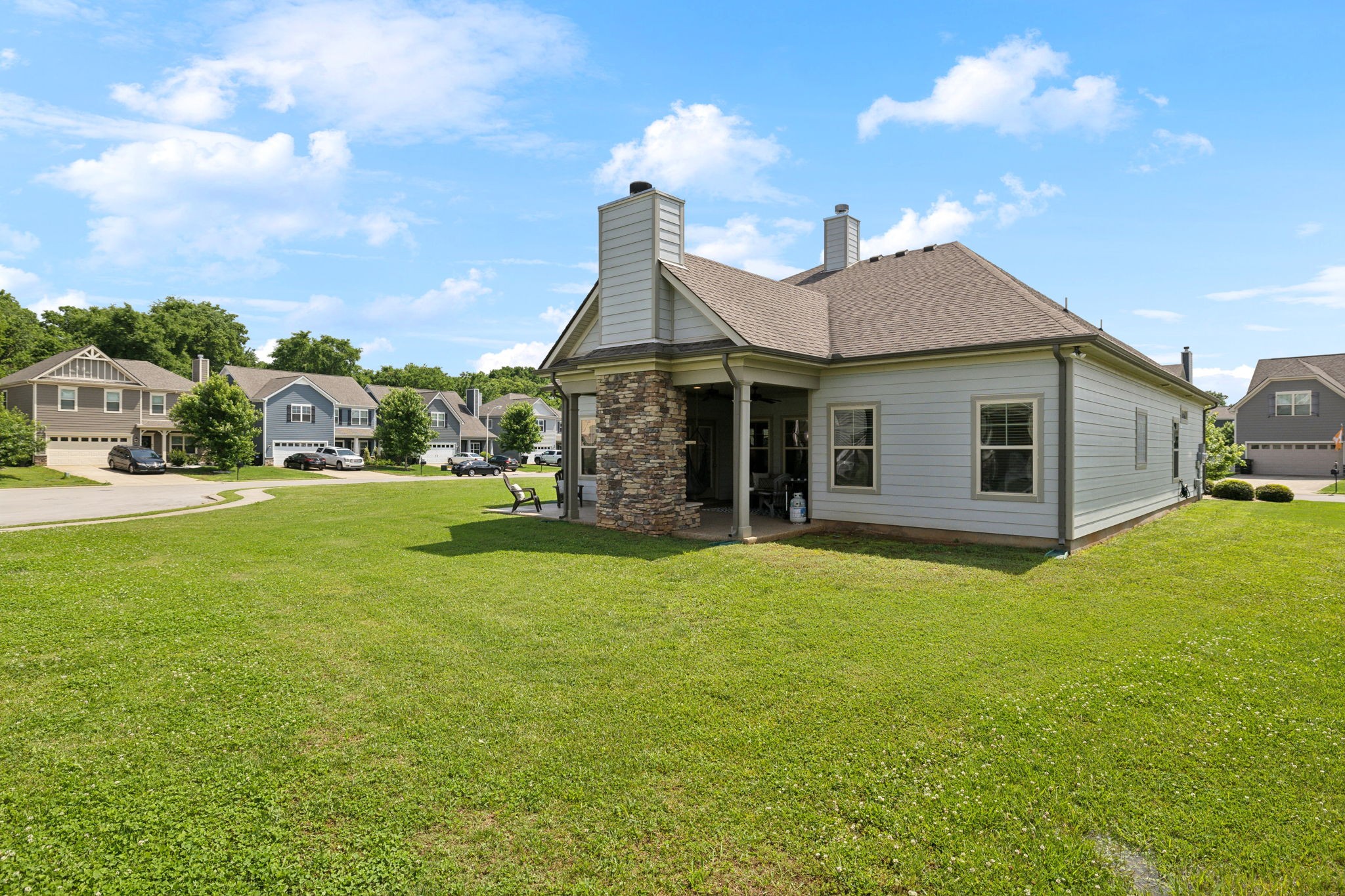 1216 Avery Dr