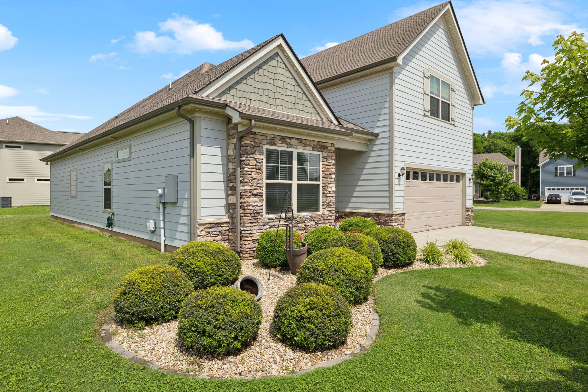 1216 Avery Dr