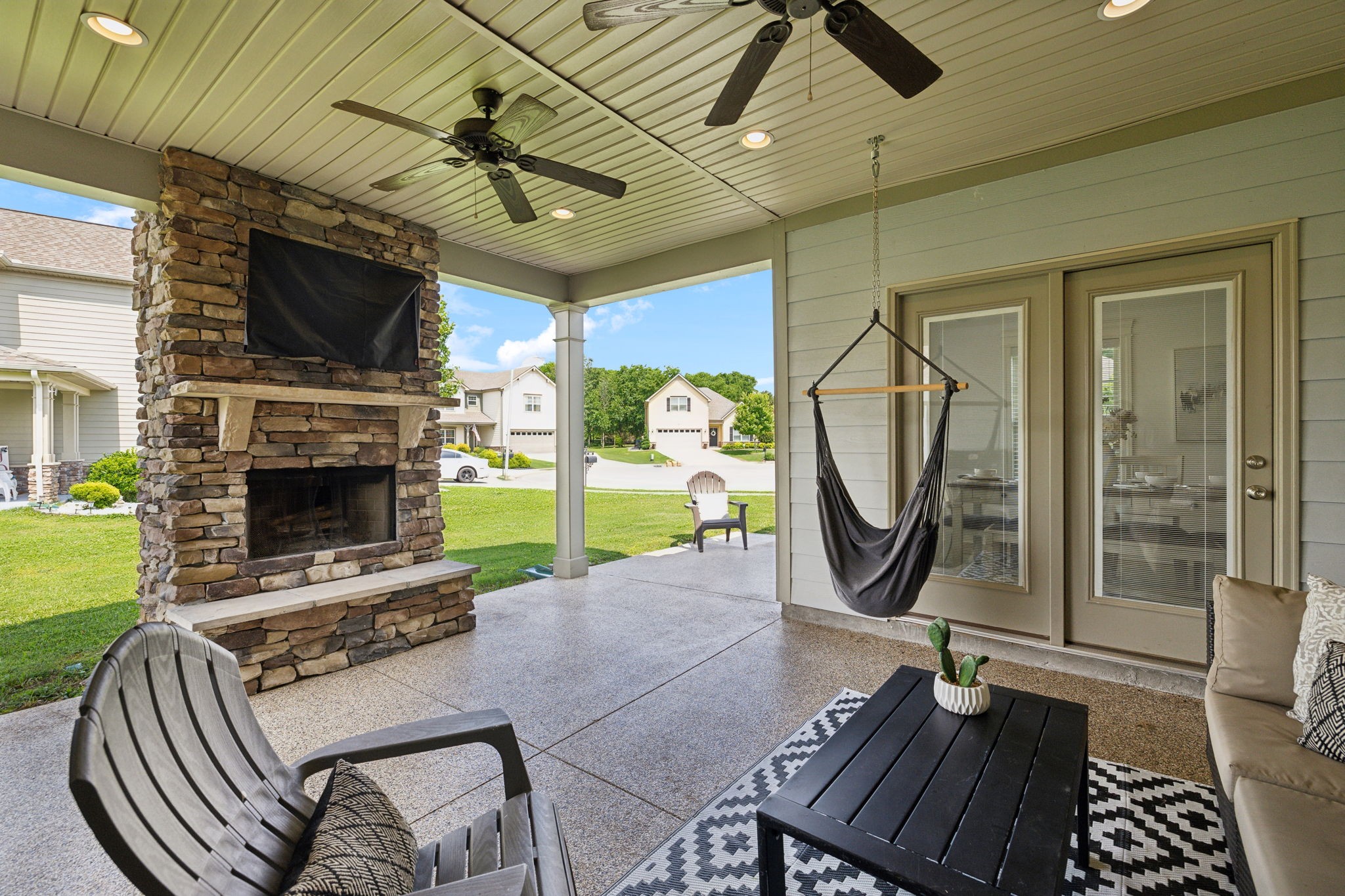 1216 Avery Dr