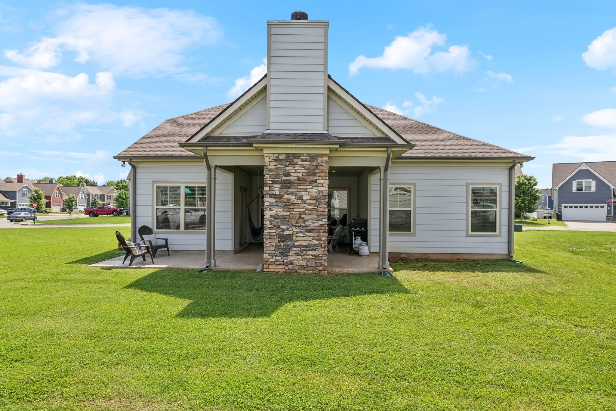1216 Avery Dr