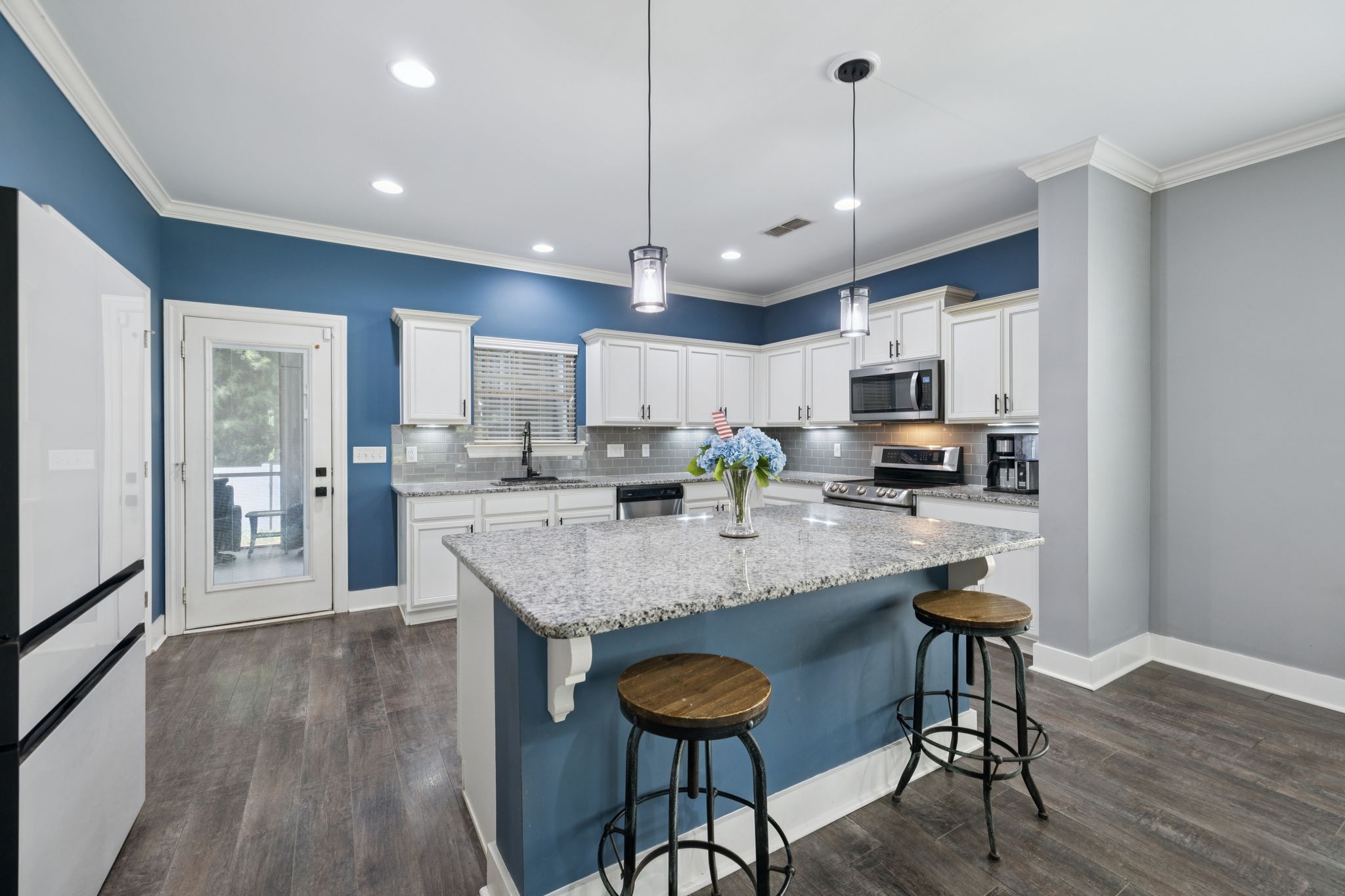 5846 Enclave Dr