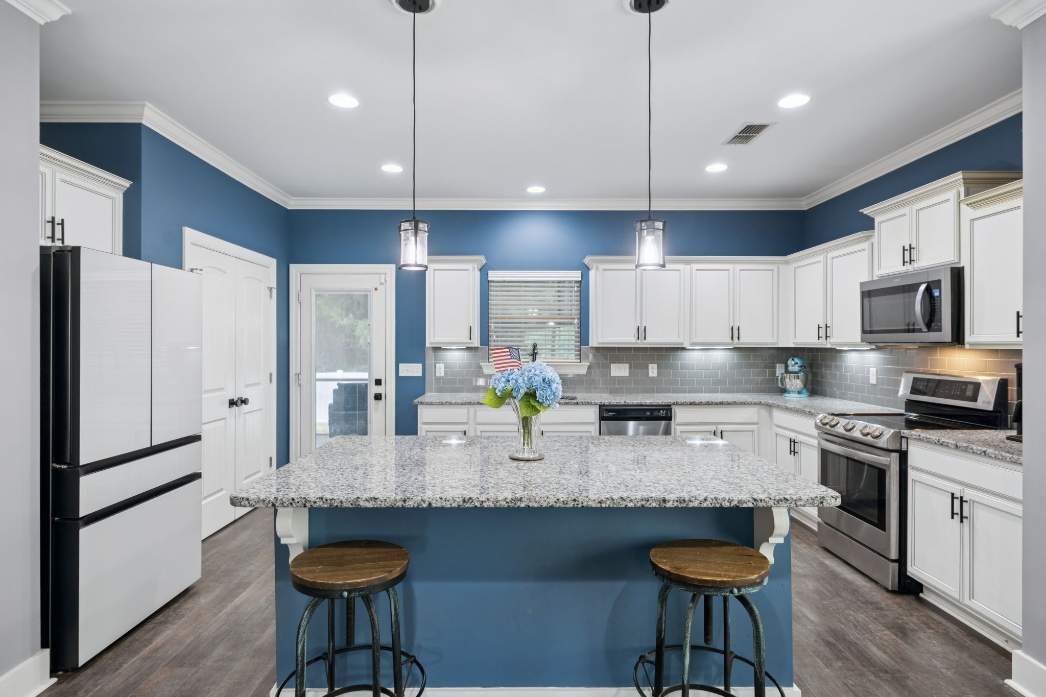 5846 Enclave Dr