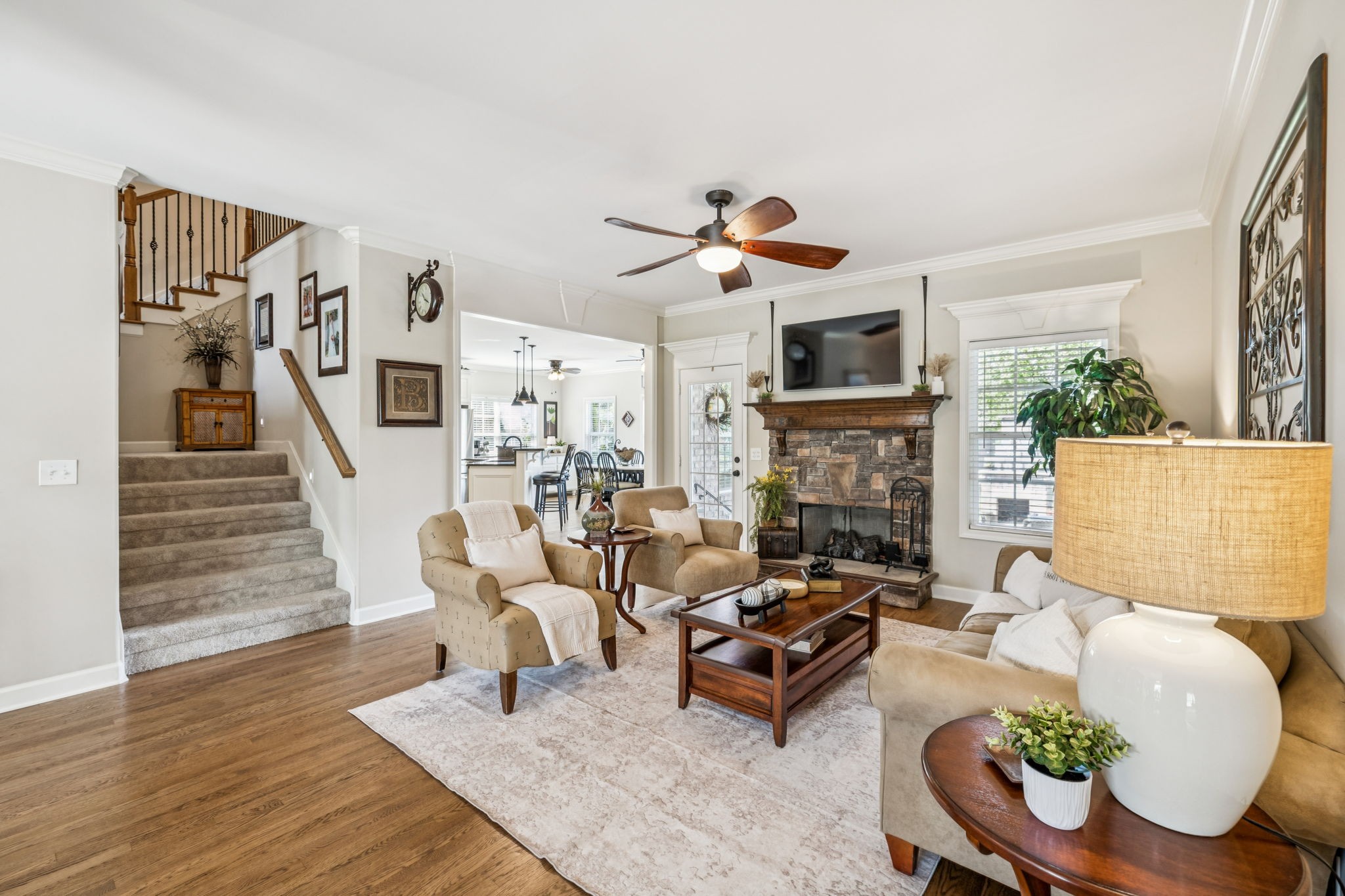 5122 Saint Ives Dr