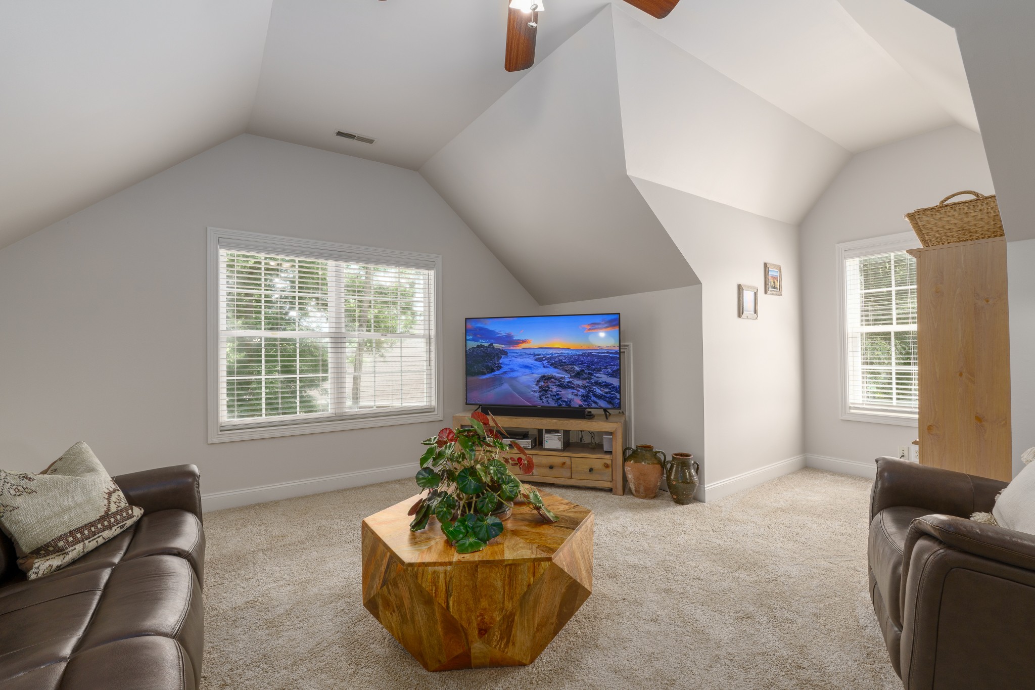 2208 Oakside Ct