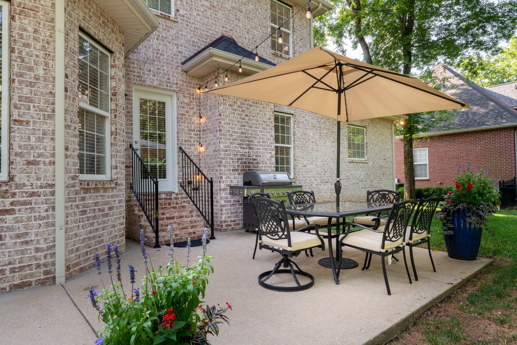 2208 Oakside Ct