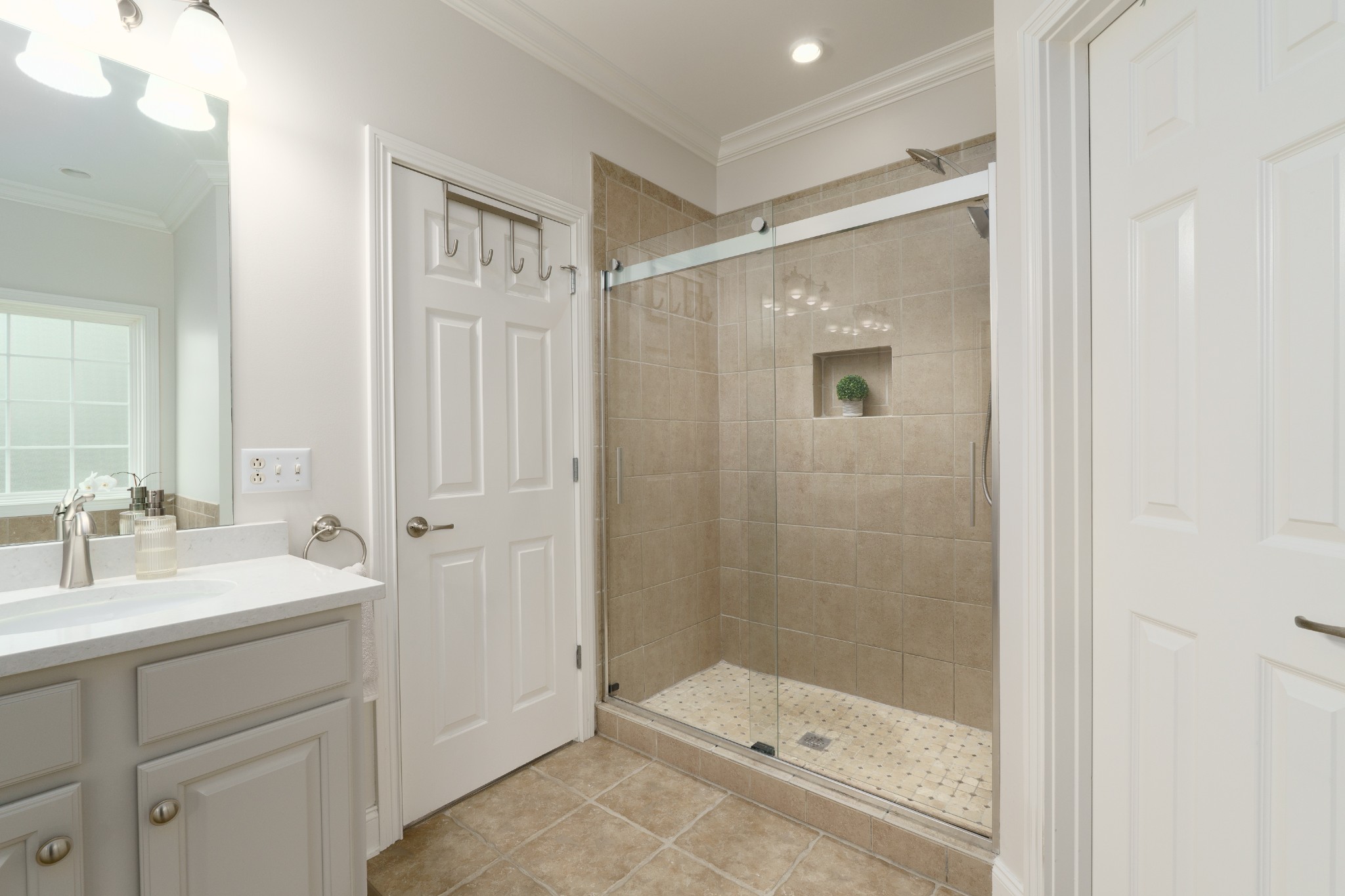 2208 Oakside Ct