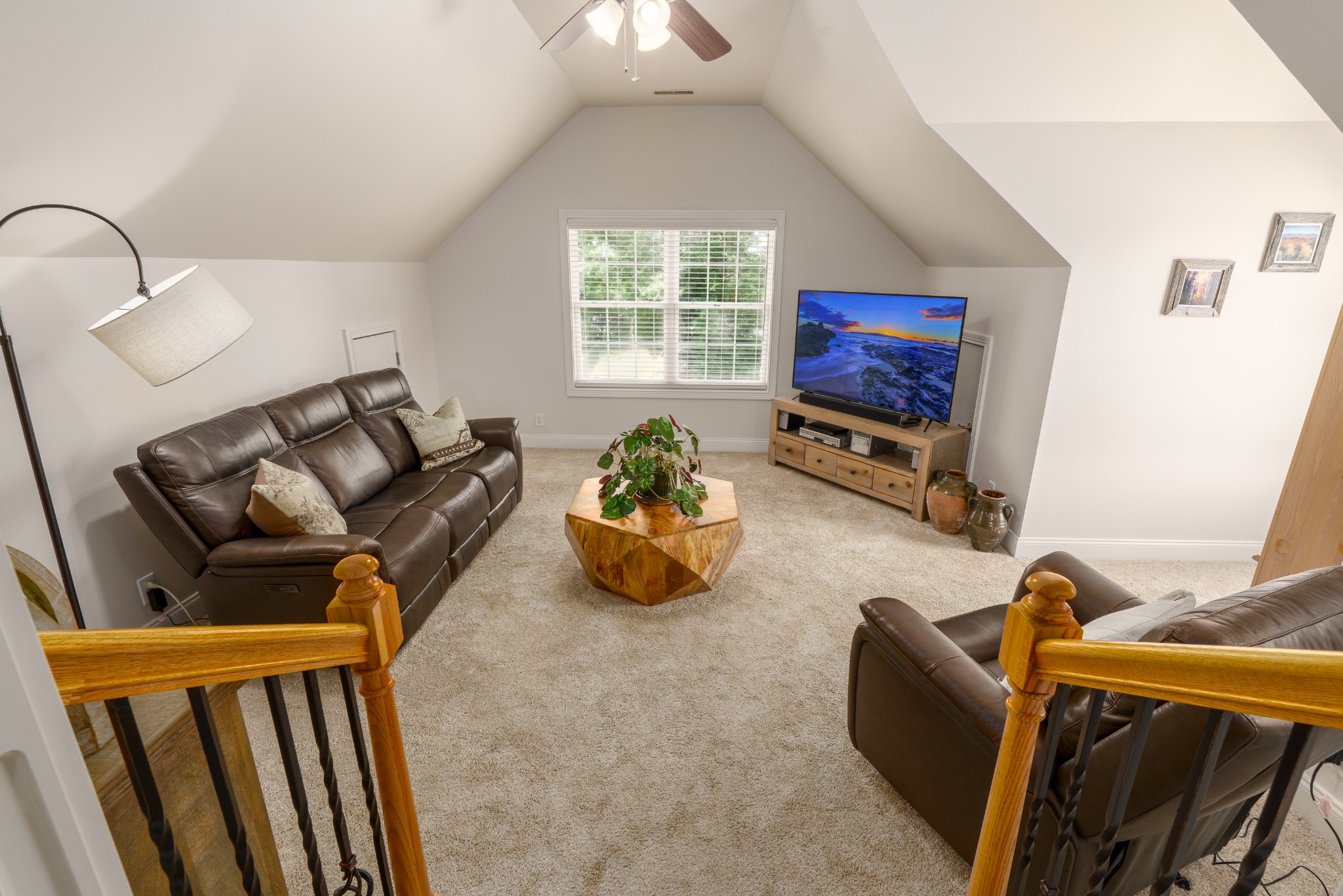 2208 Oakside Ct