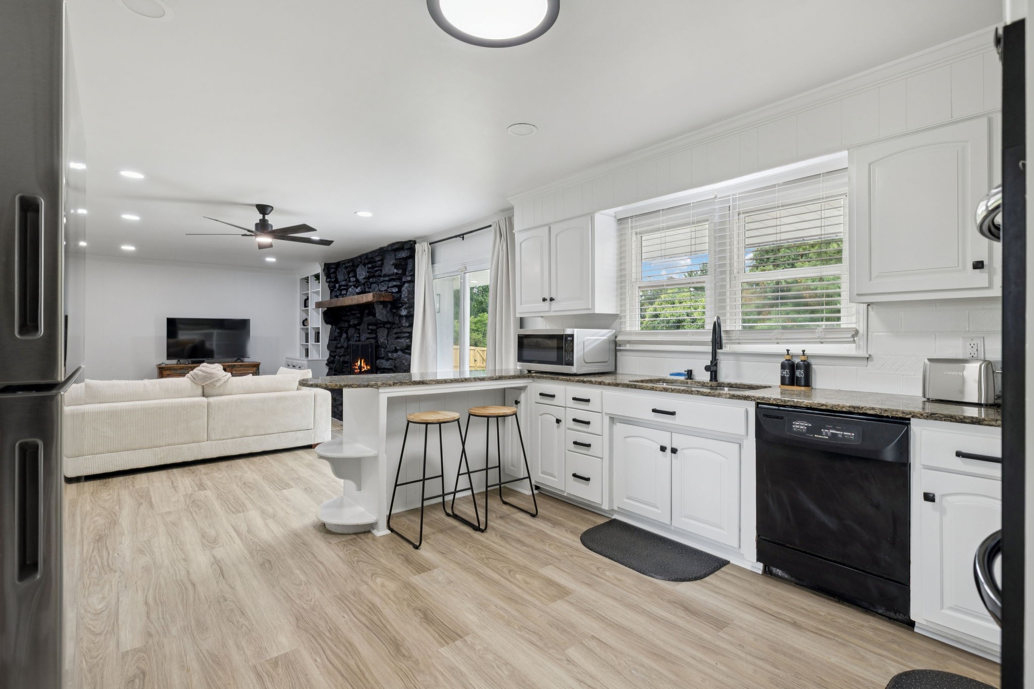 6904 Old Nashville Hwy