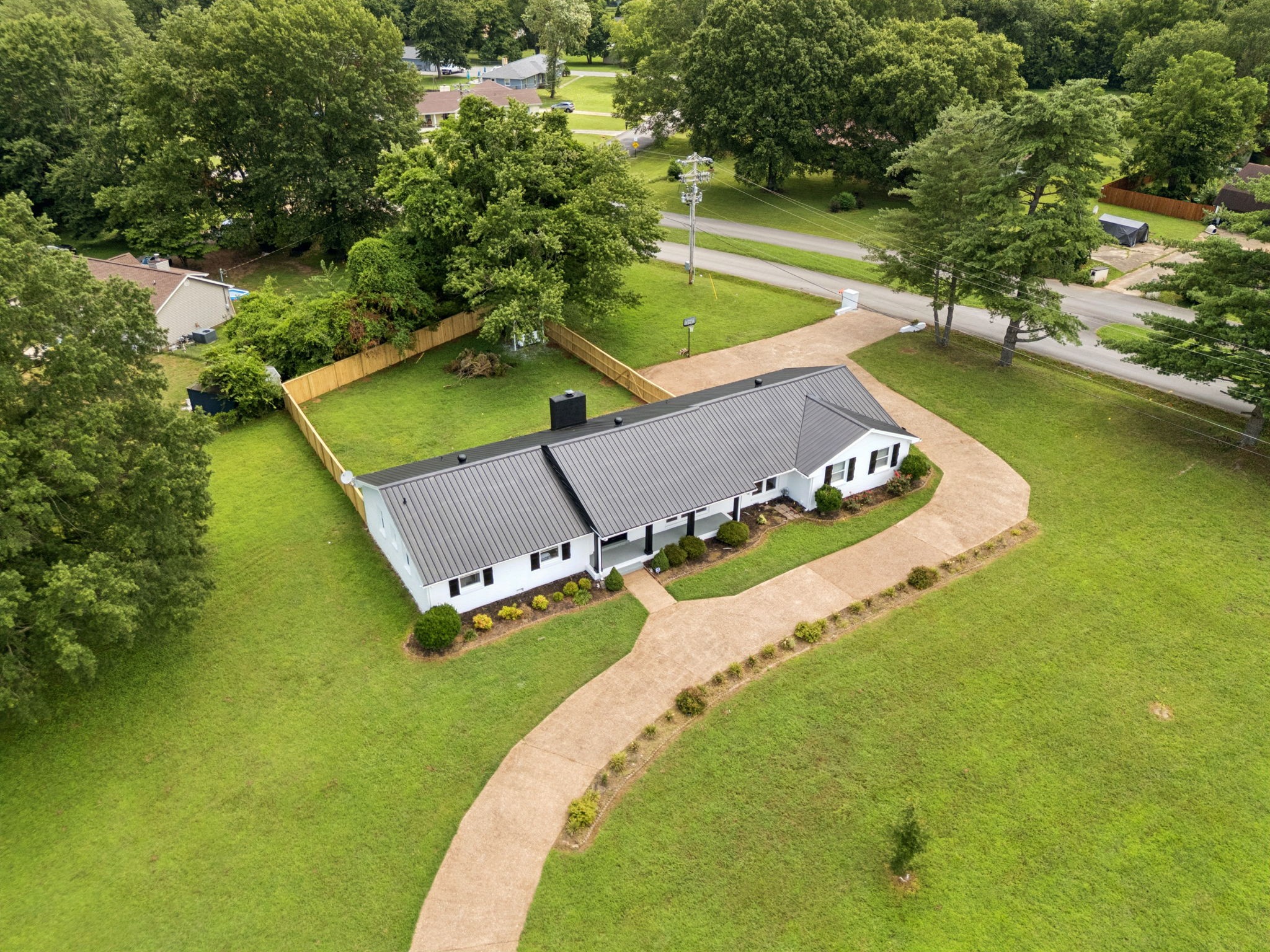 6904 Old Nashville Hwy