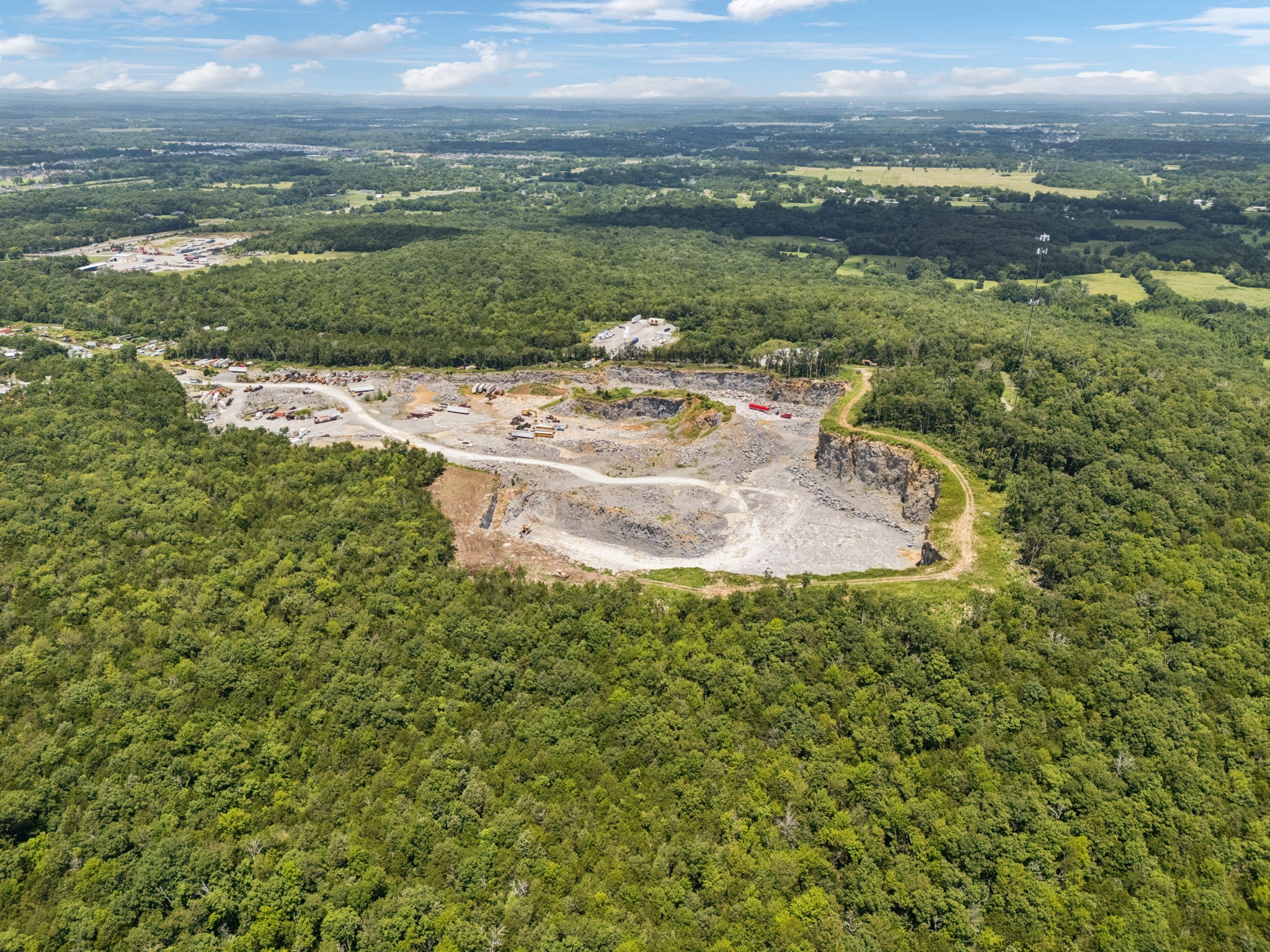 7665 Shelbyville Pike