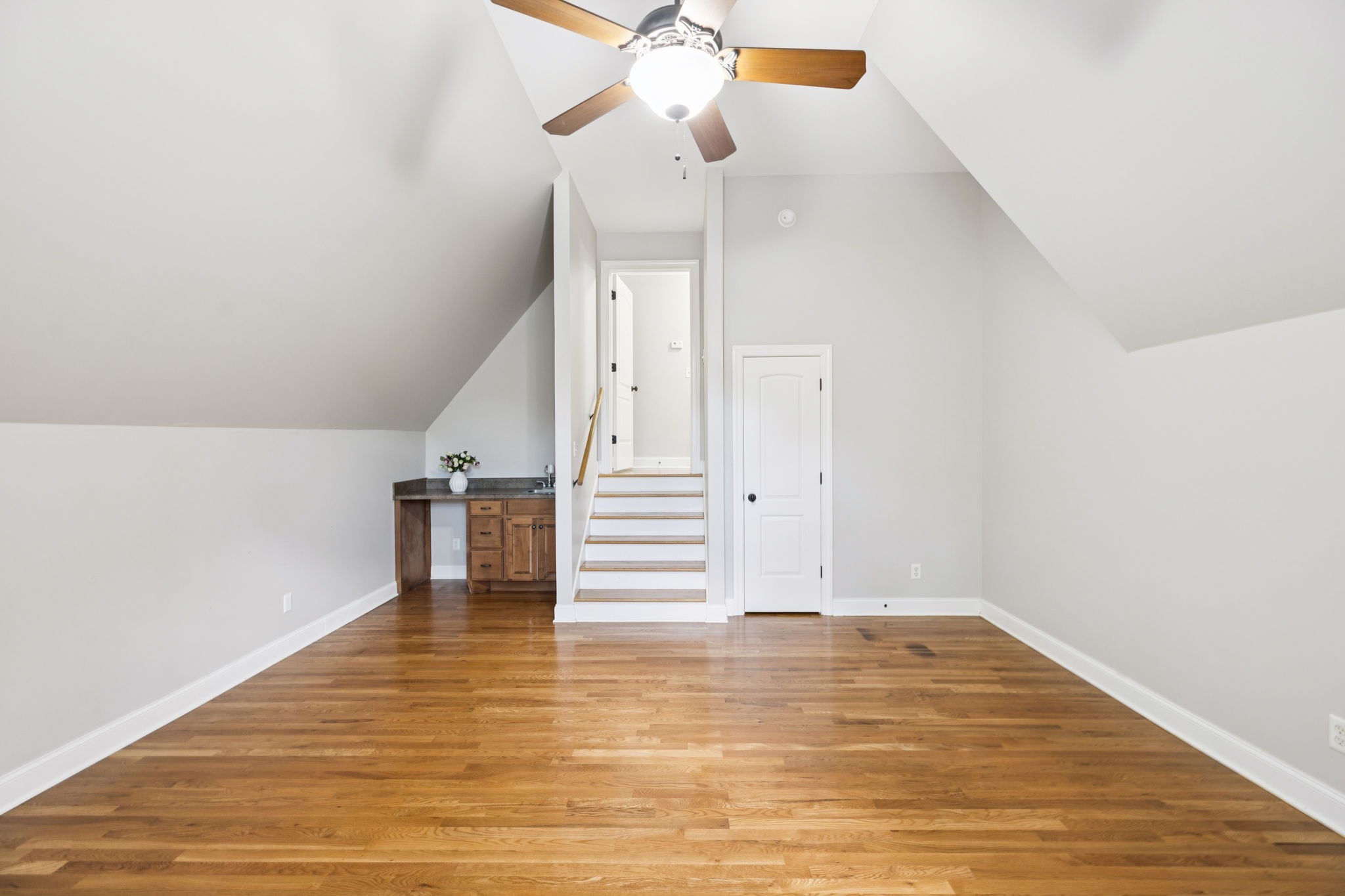 1014 Rosemont Ter