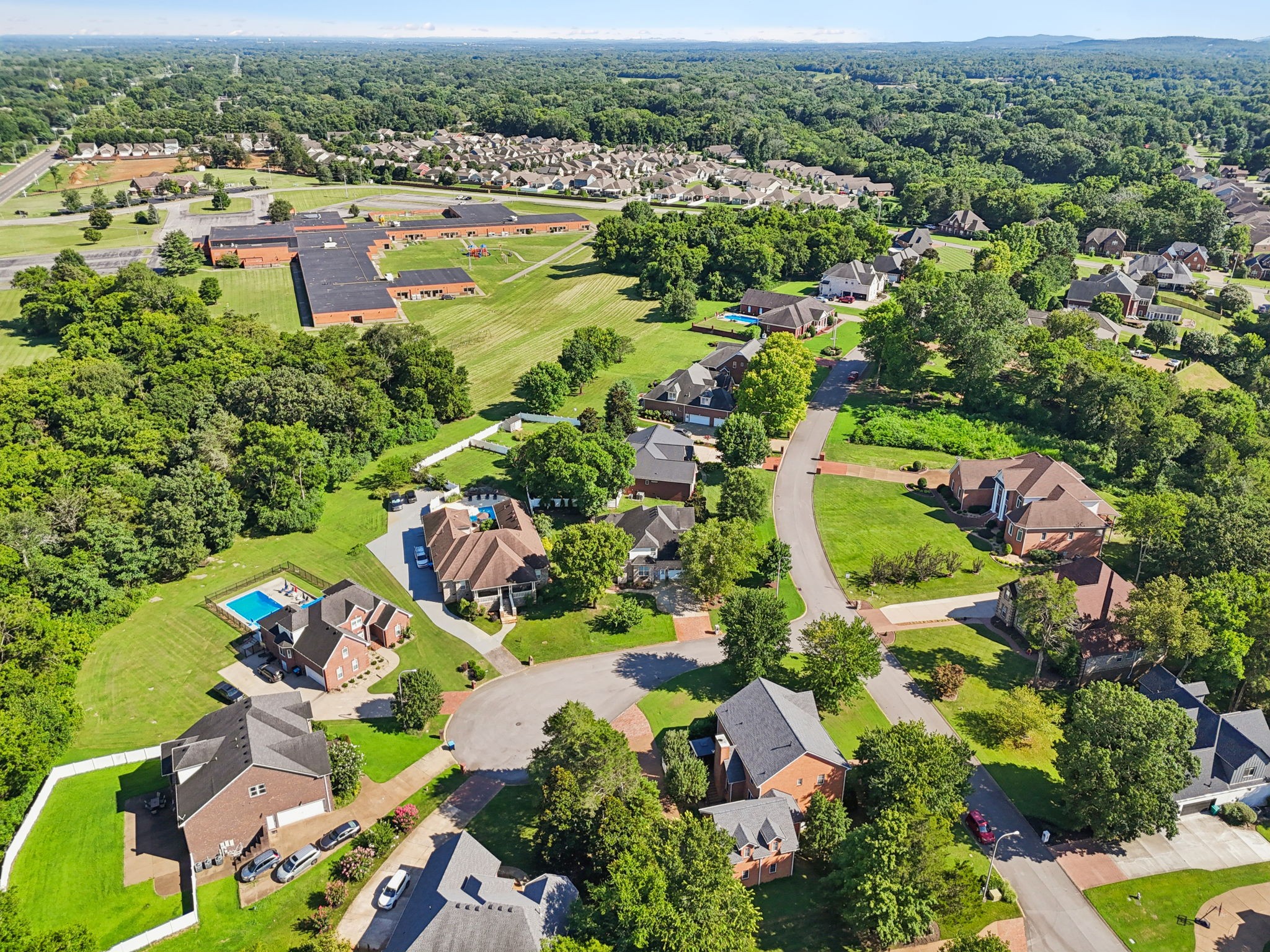 1014 Rosemont Ter