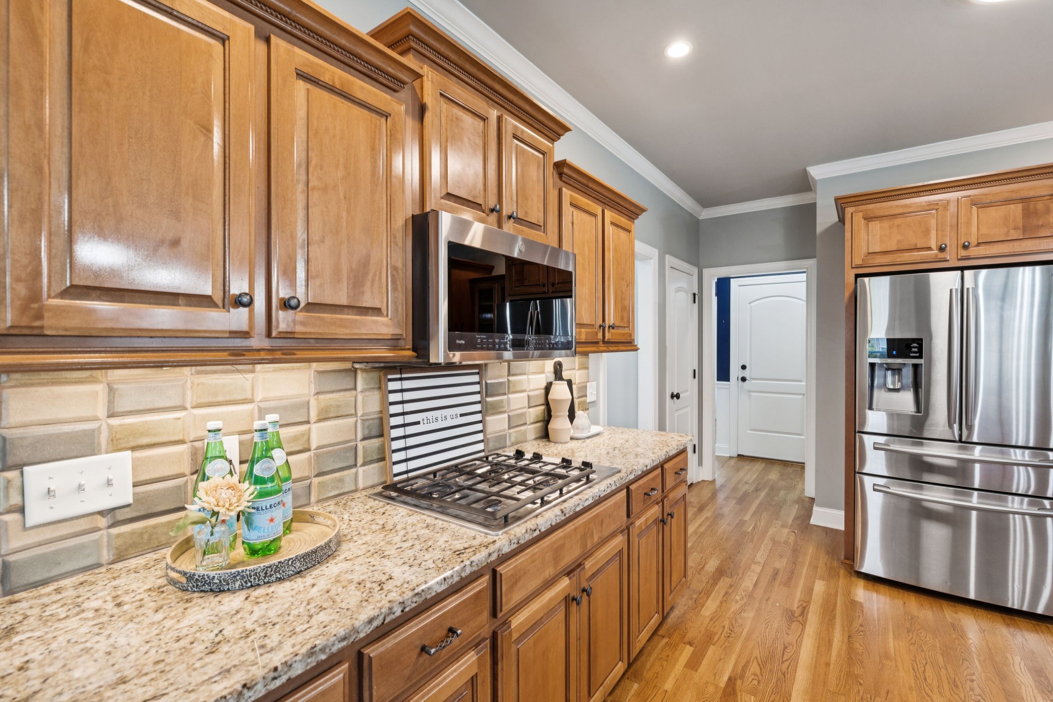 1014 Rosemont Ter
