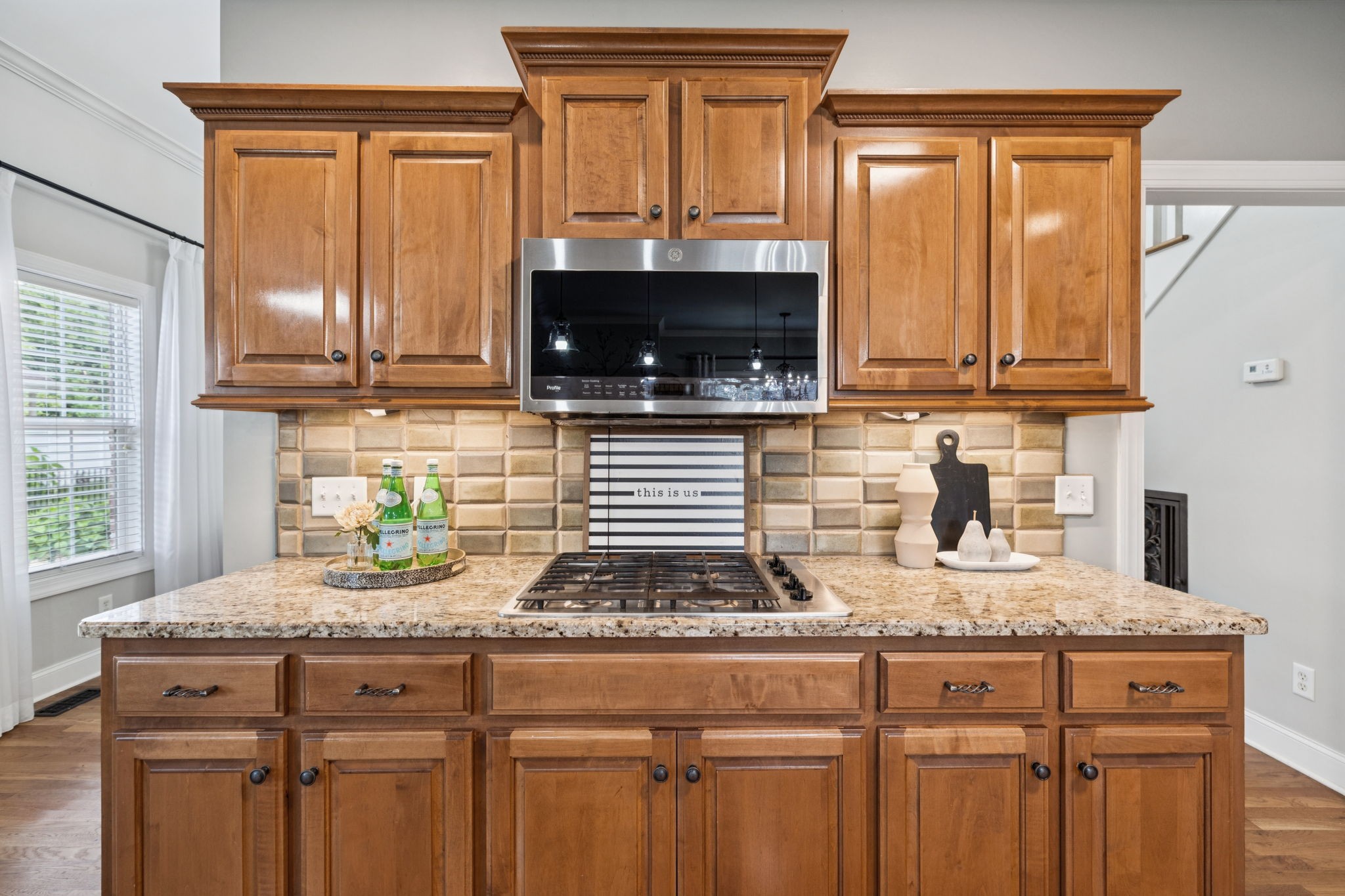 1014 Rosemont Ter